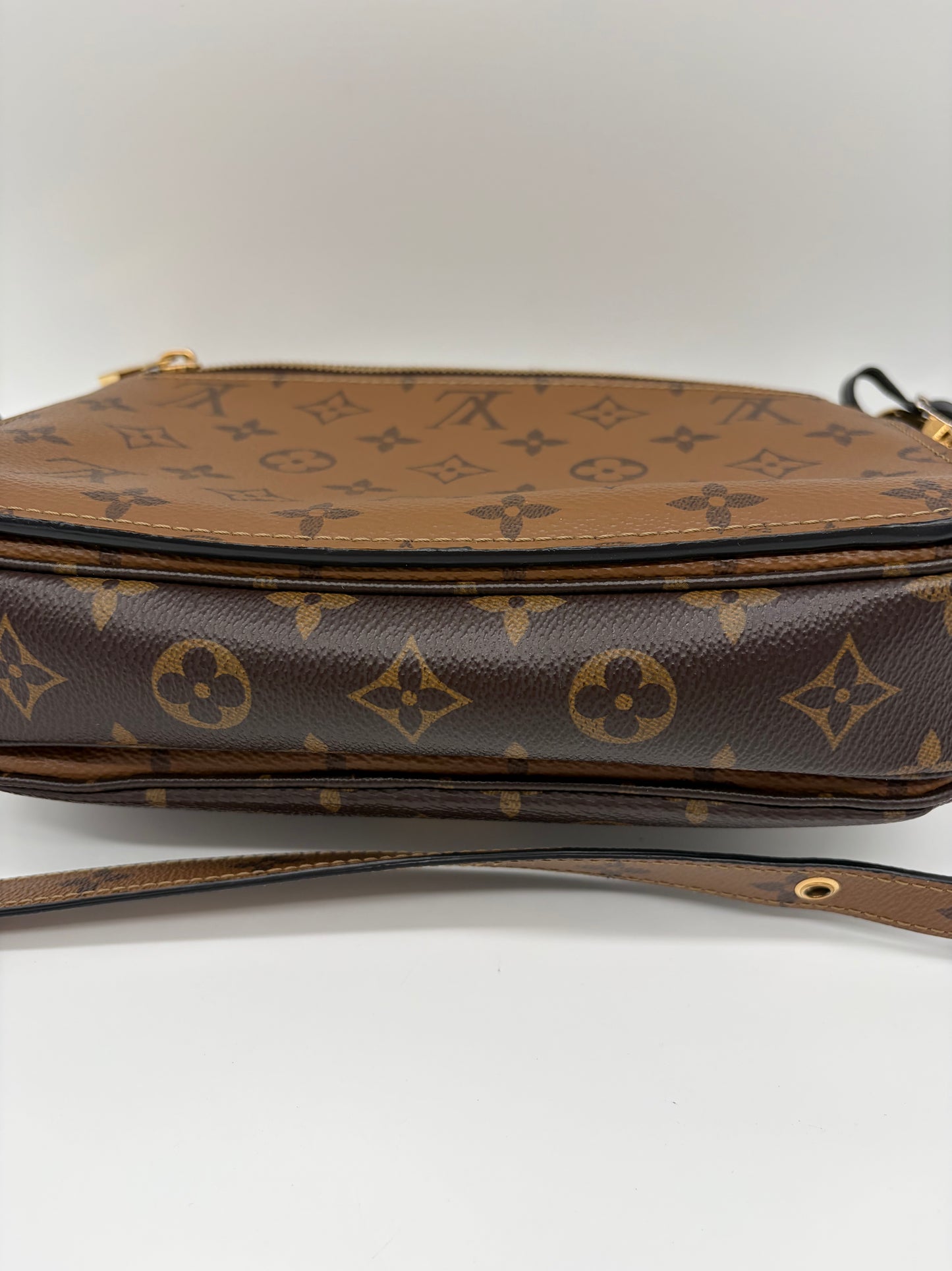 Louis Vuitton Pochette Métis Reverse Monogramm Handtasche