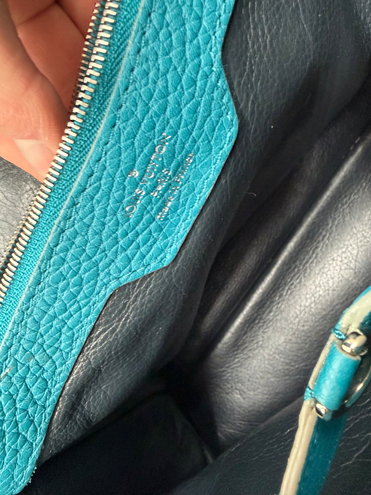 Louis Vuitton Capucines MM Handtasche