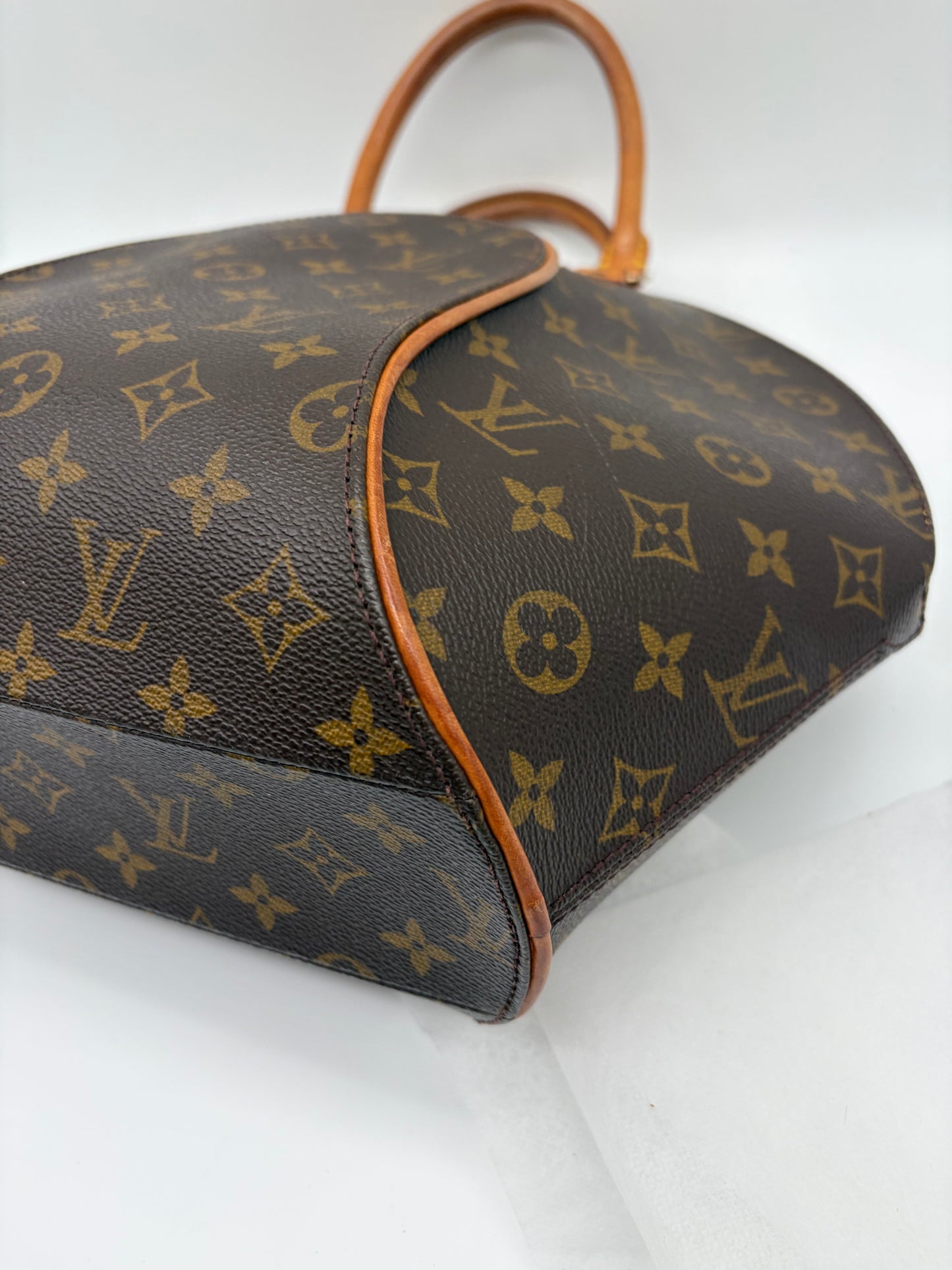 Louis Vuitton Monogram Ellipse MM – Klassische Canvas-Handtasche
