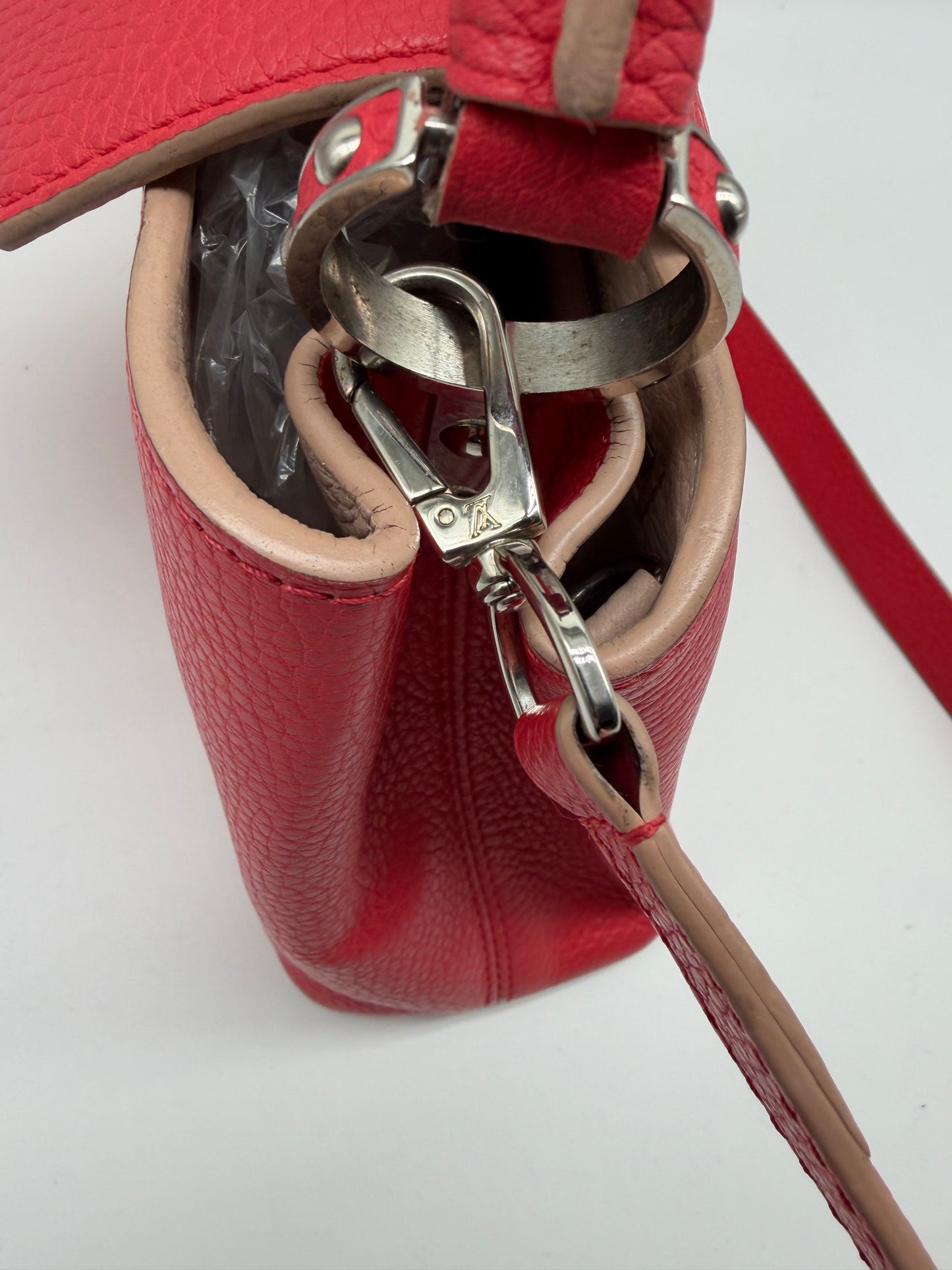 Louis Vuitton Capucines BB Taurillon mit Schultergurt