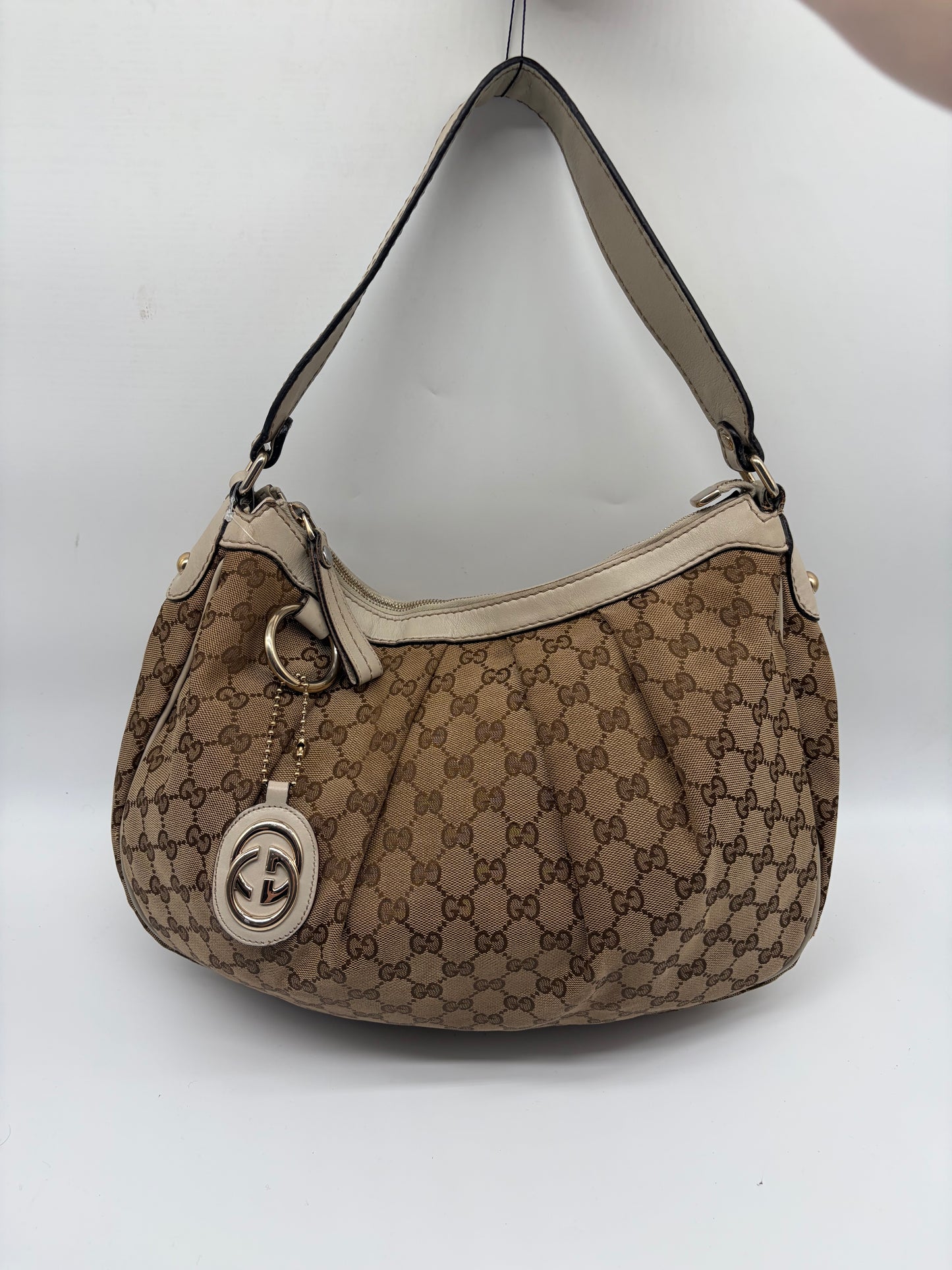 Gucci Sukey Schultertasche  beige Weiß Monogram