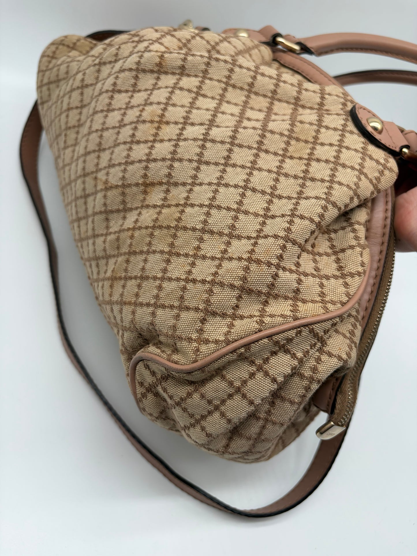 Gucci Diamante Canvas Handtasche Pre-Loved