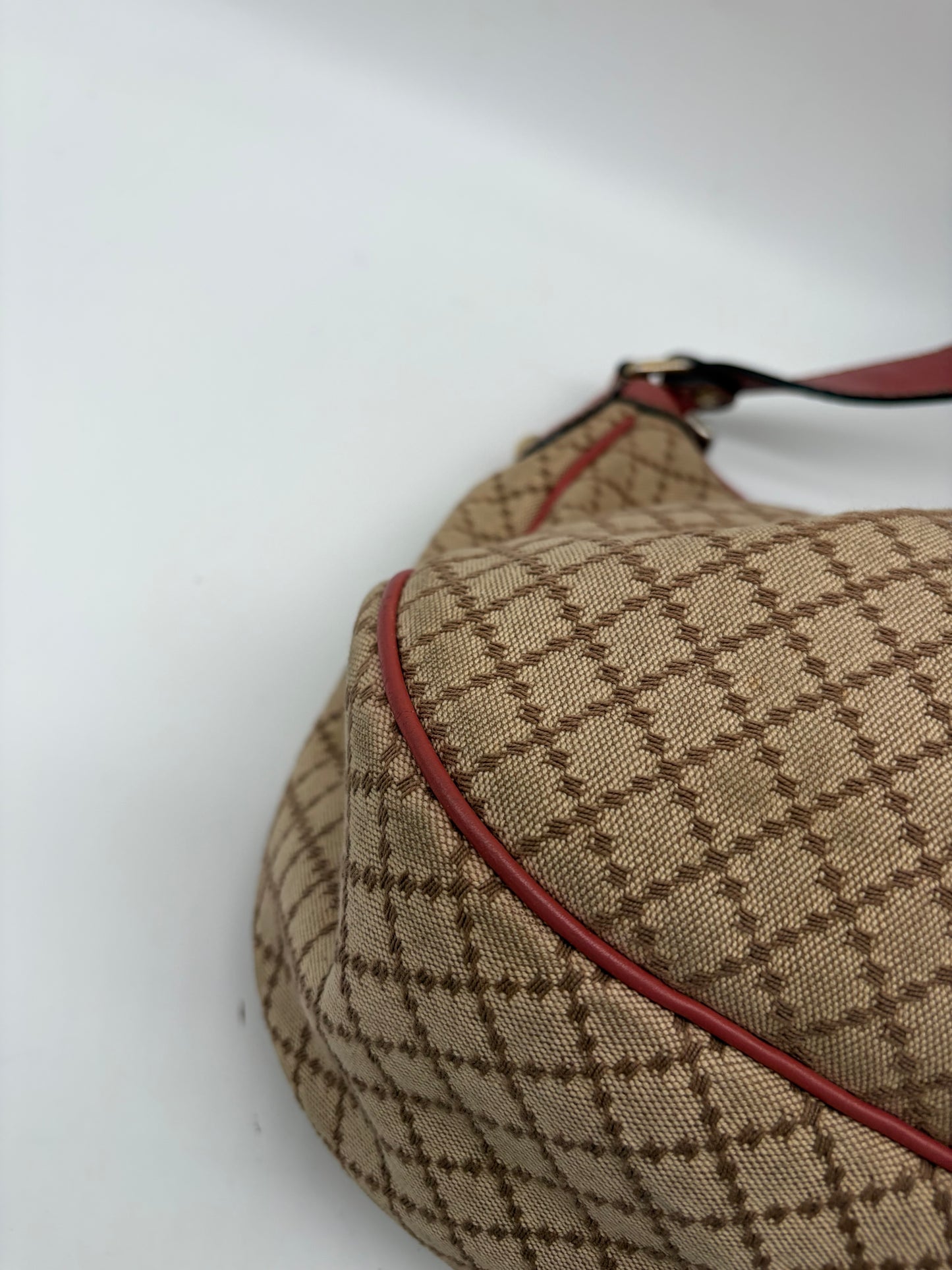 Gucci Diamante Sukey Shoulder Bag Beige Lachsfarbenes Leder