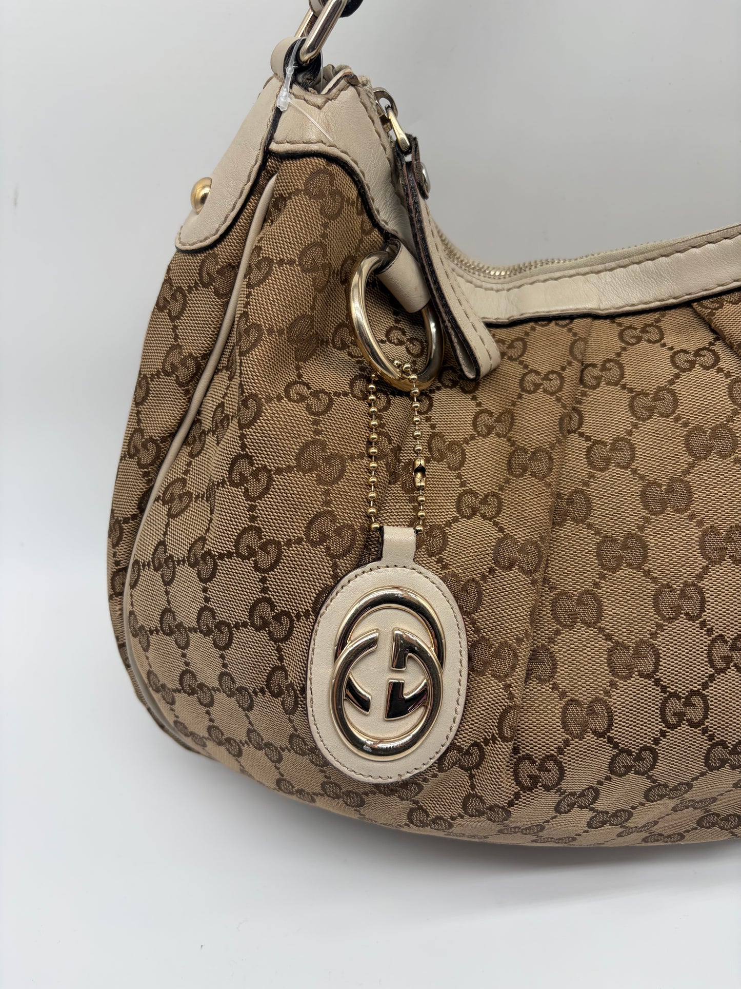 Gucci Sukey Schultertasche  beige Weiß Monogram