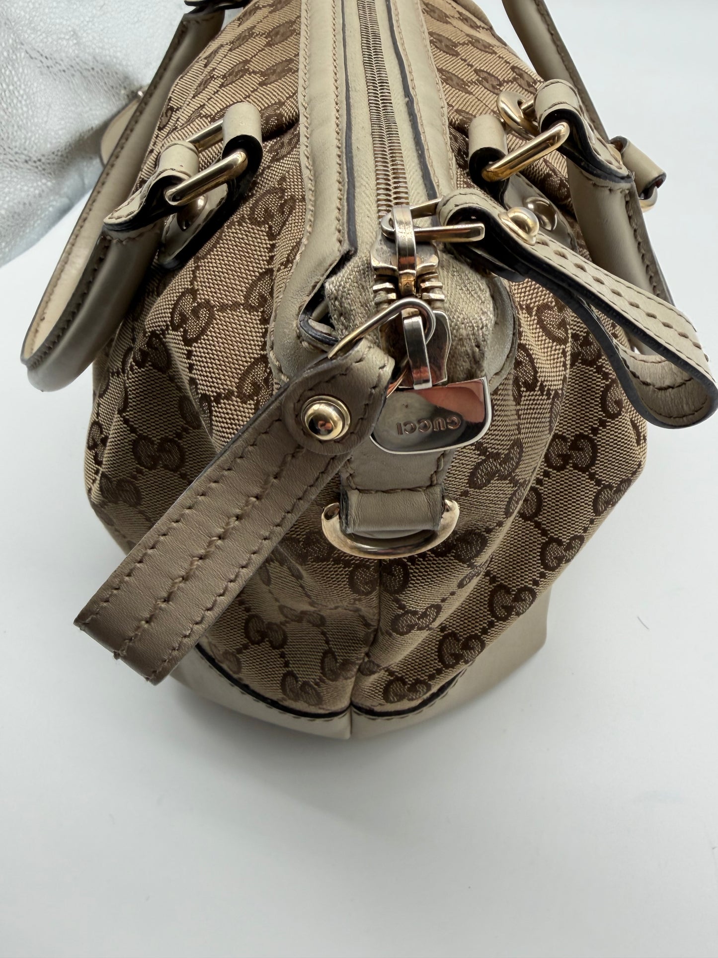 Gucci Sukey GG Canvas Handtasche mit Schultergurt