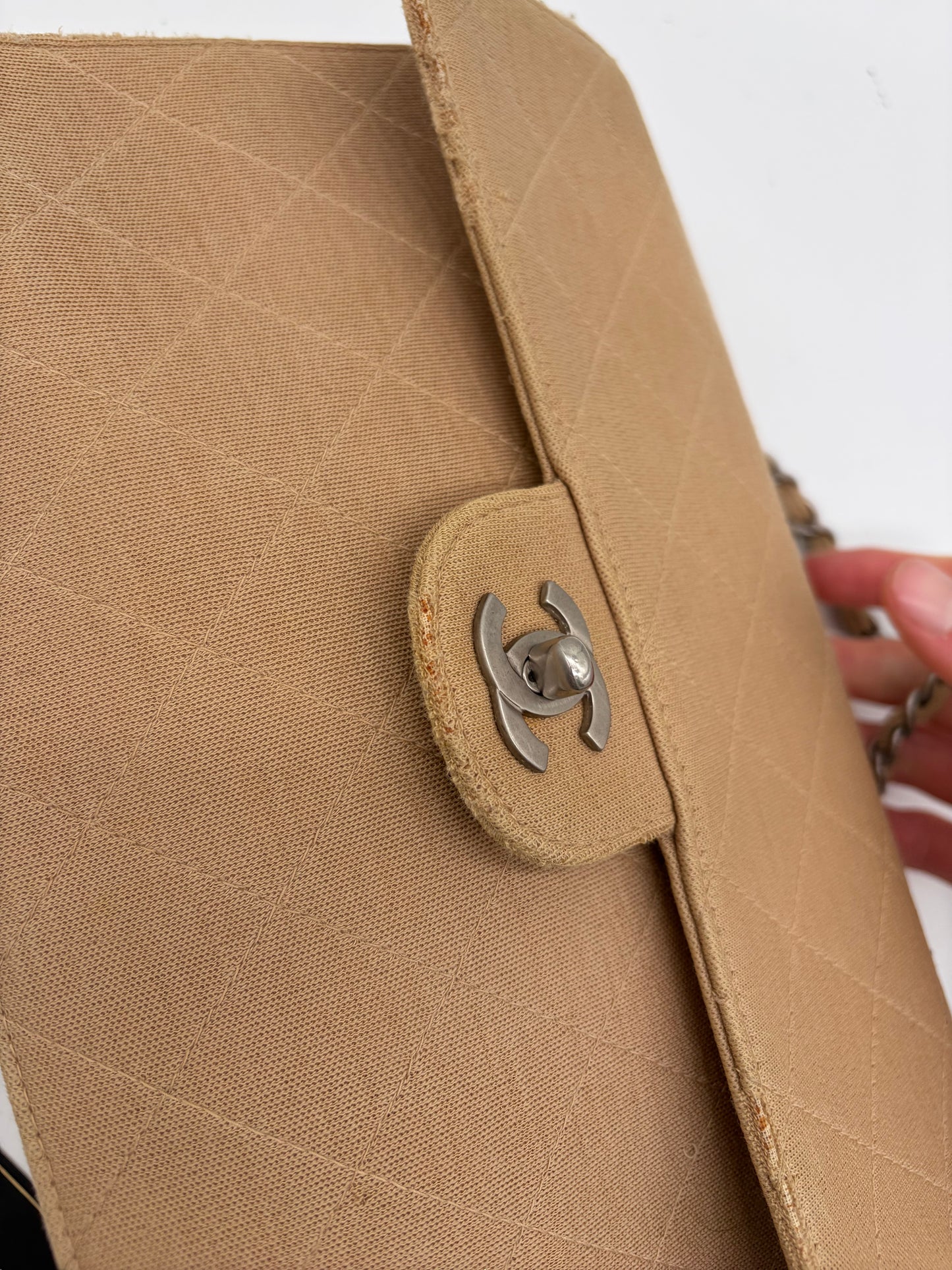 Chanel Matelassé Flap Baumwolle Schultertasche – Beige