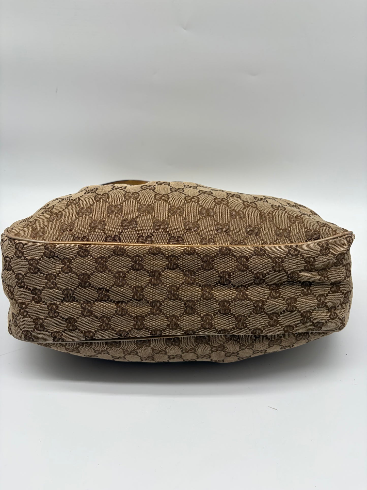 Gucci Sukey Medium Hobo Bag braunbeige goldene Handtasche