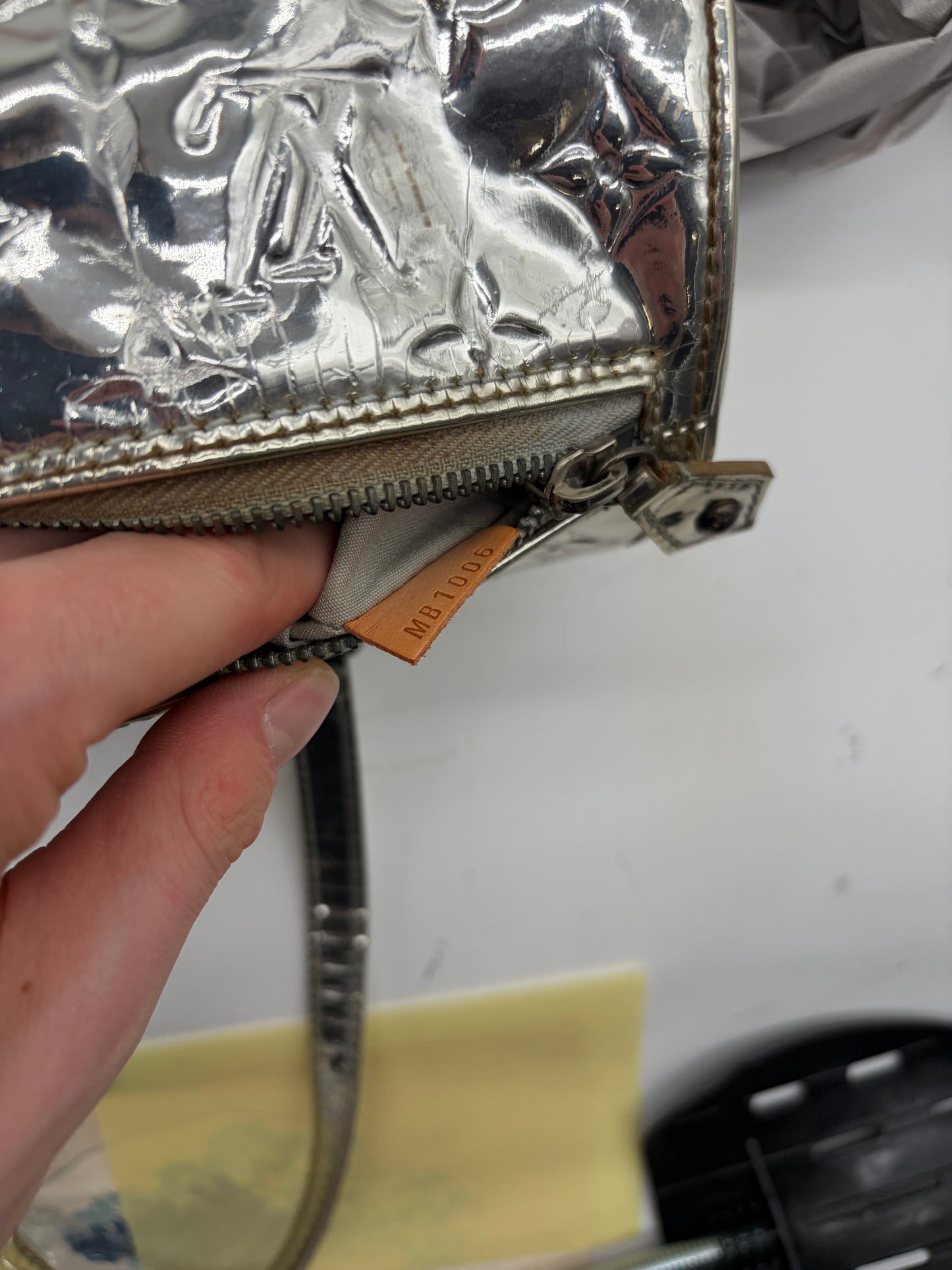 Louis Vuitton Miroir Papillon Handtasche Silber