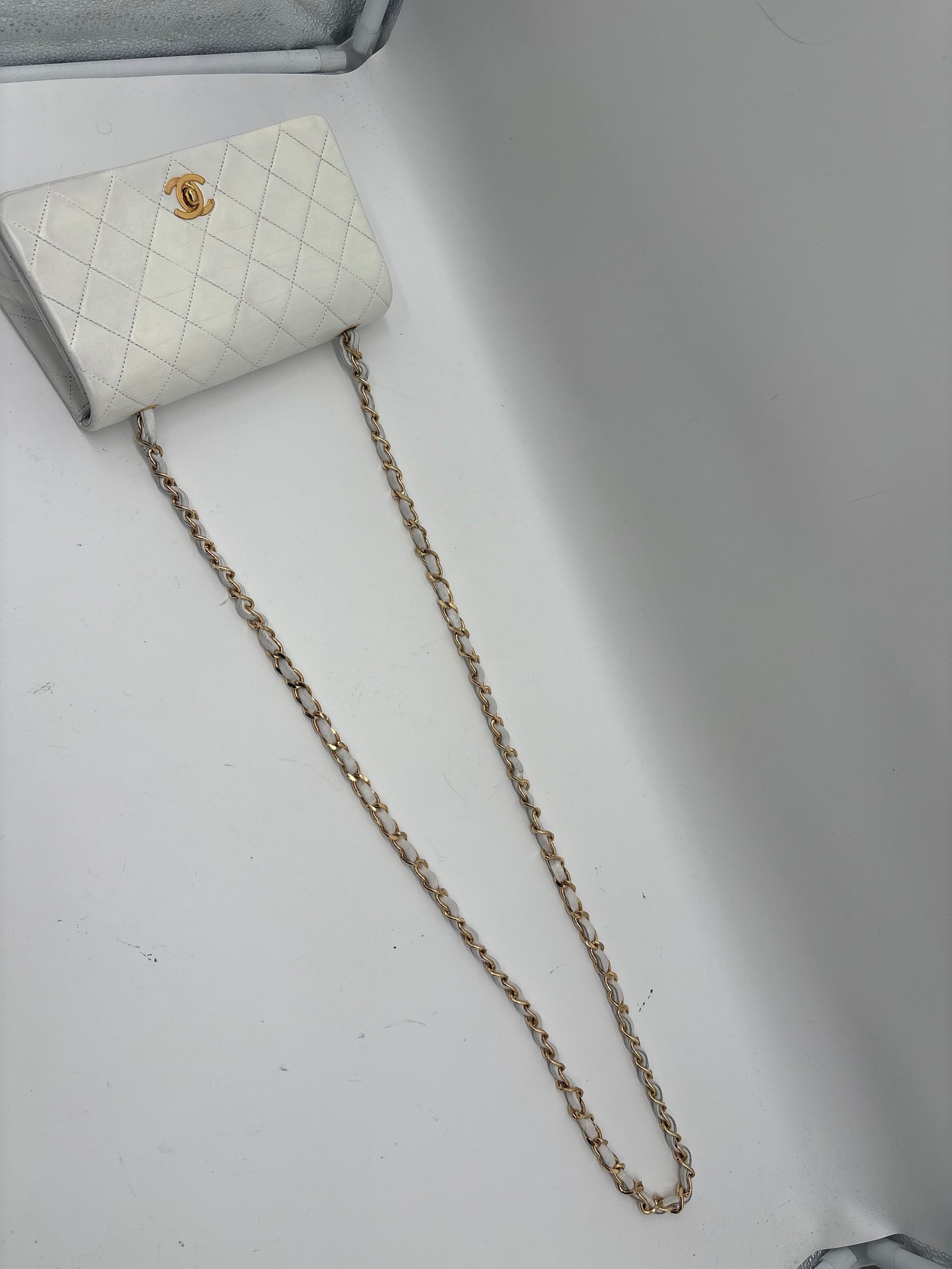 Chanel TImeless Classic Flap 24K weiß Luxus Designerhandtasche