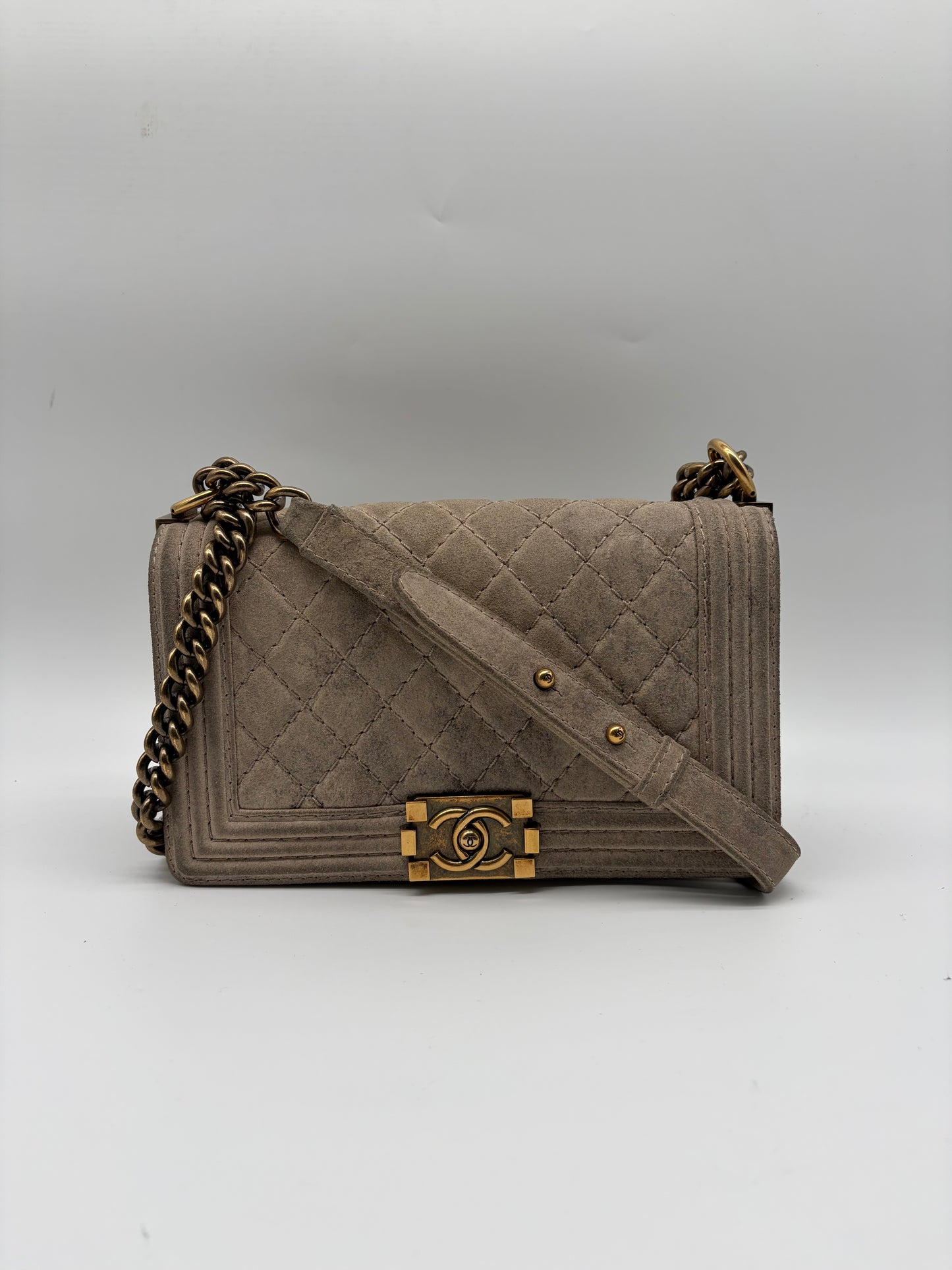 Chanel Boy Bag Old Medium Distressed Suede Handtasche
