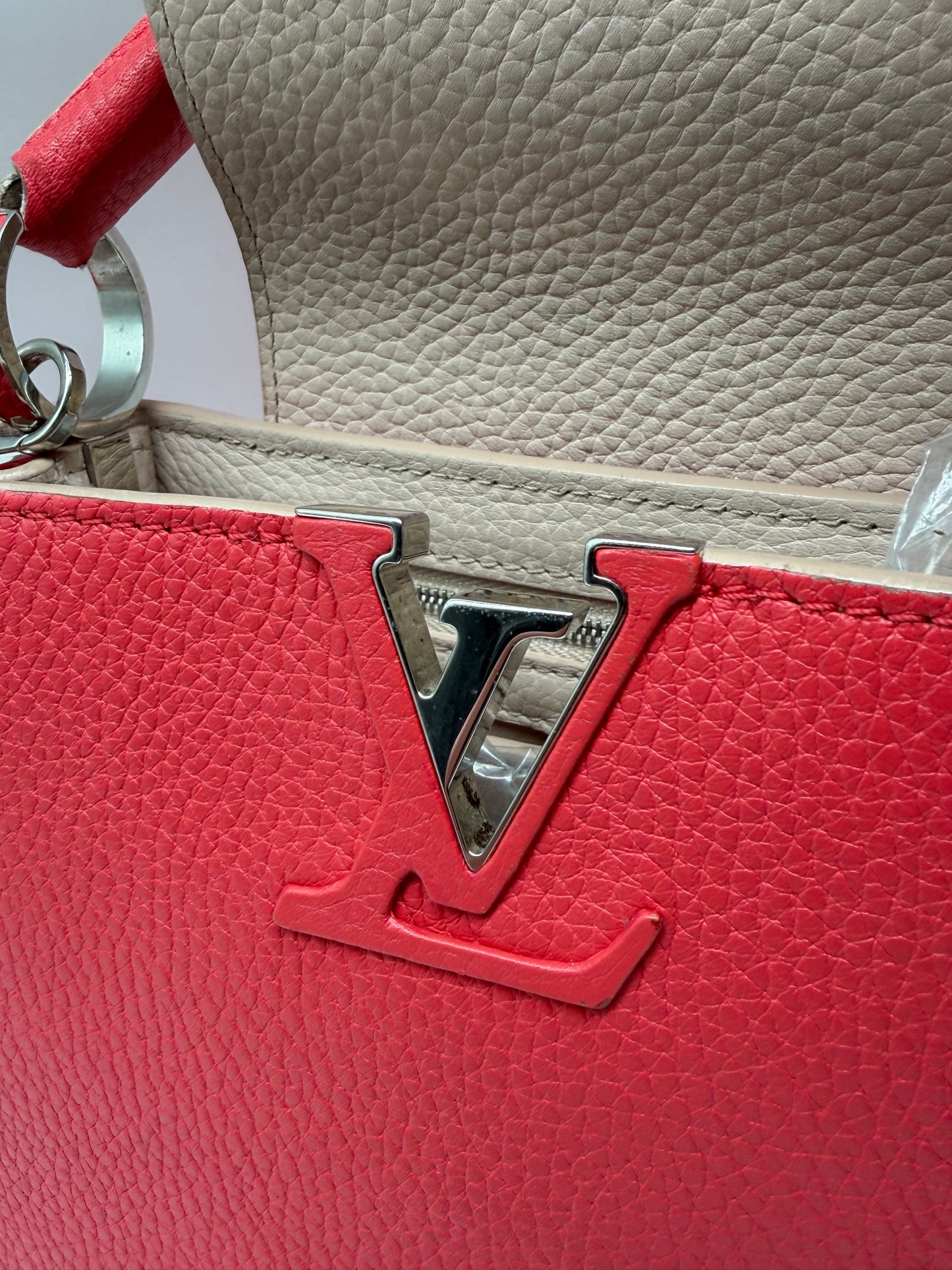 Louis Vuitton Capucines BB Taurillon mit Schultergurt