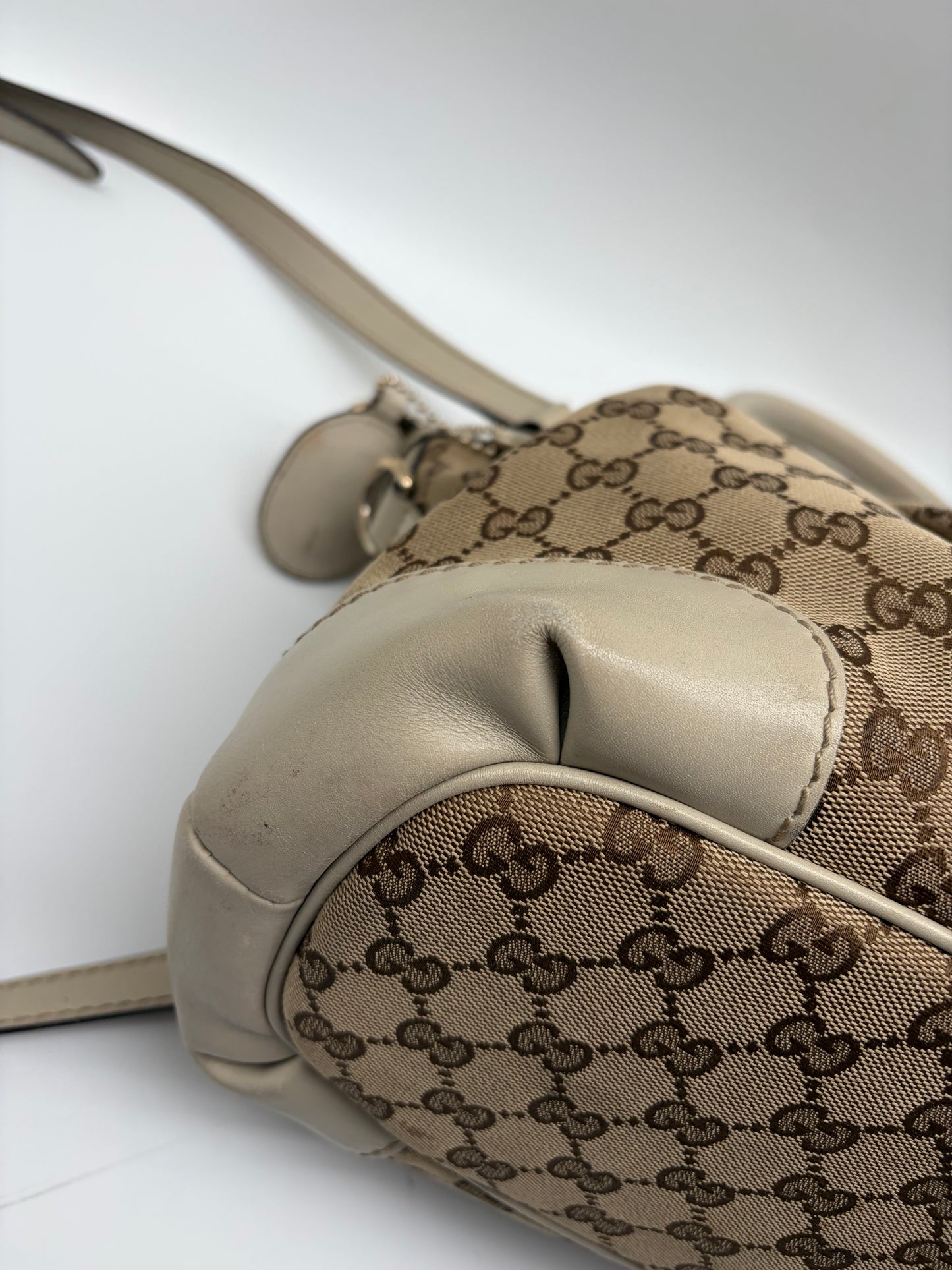 Gucci Sukey GG Canvas Handtasche mit Schultergurt