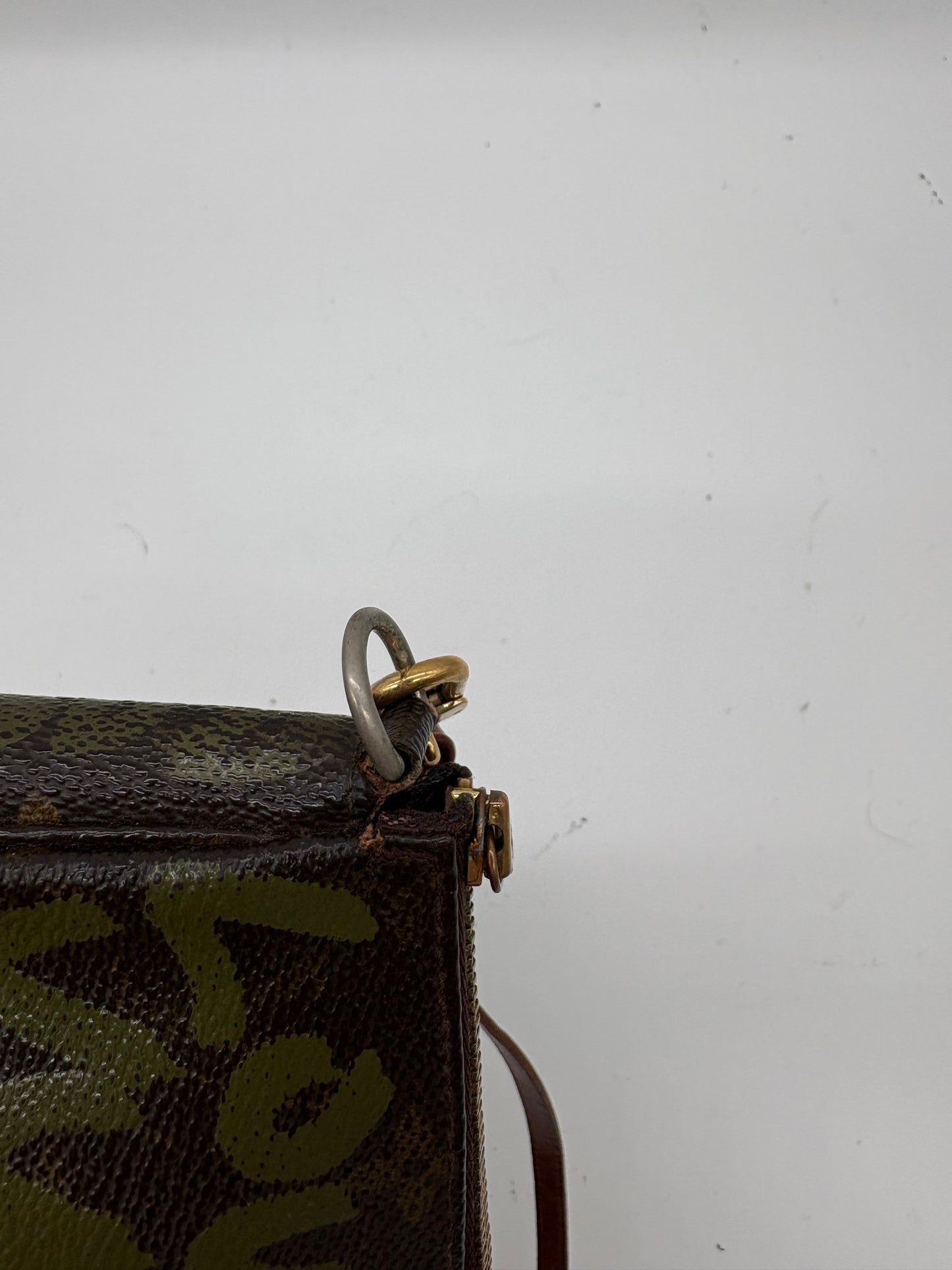 Louis Vuitton Monogram Graffiti Pochette Accessoires Khaki – Luxuriöse Designer Clutch
