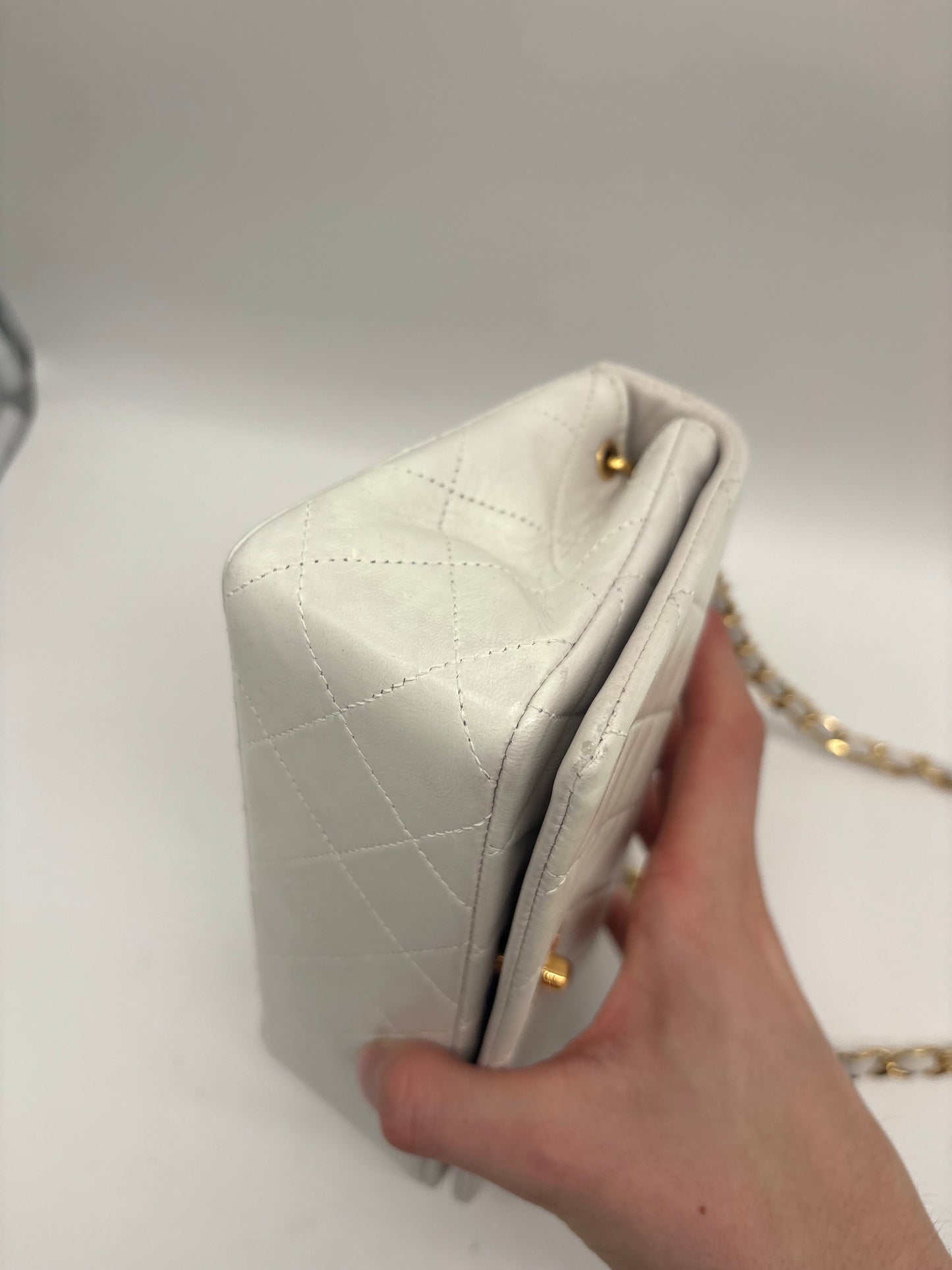 Chanel TImeless Classic Flap 24K weiß Luxus Designerhandtasche