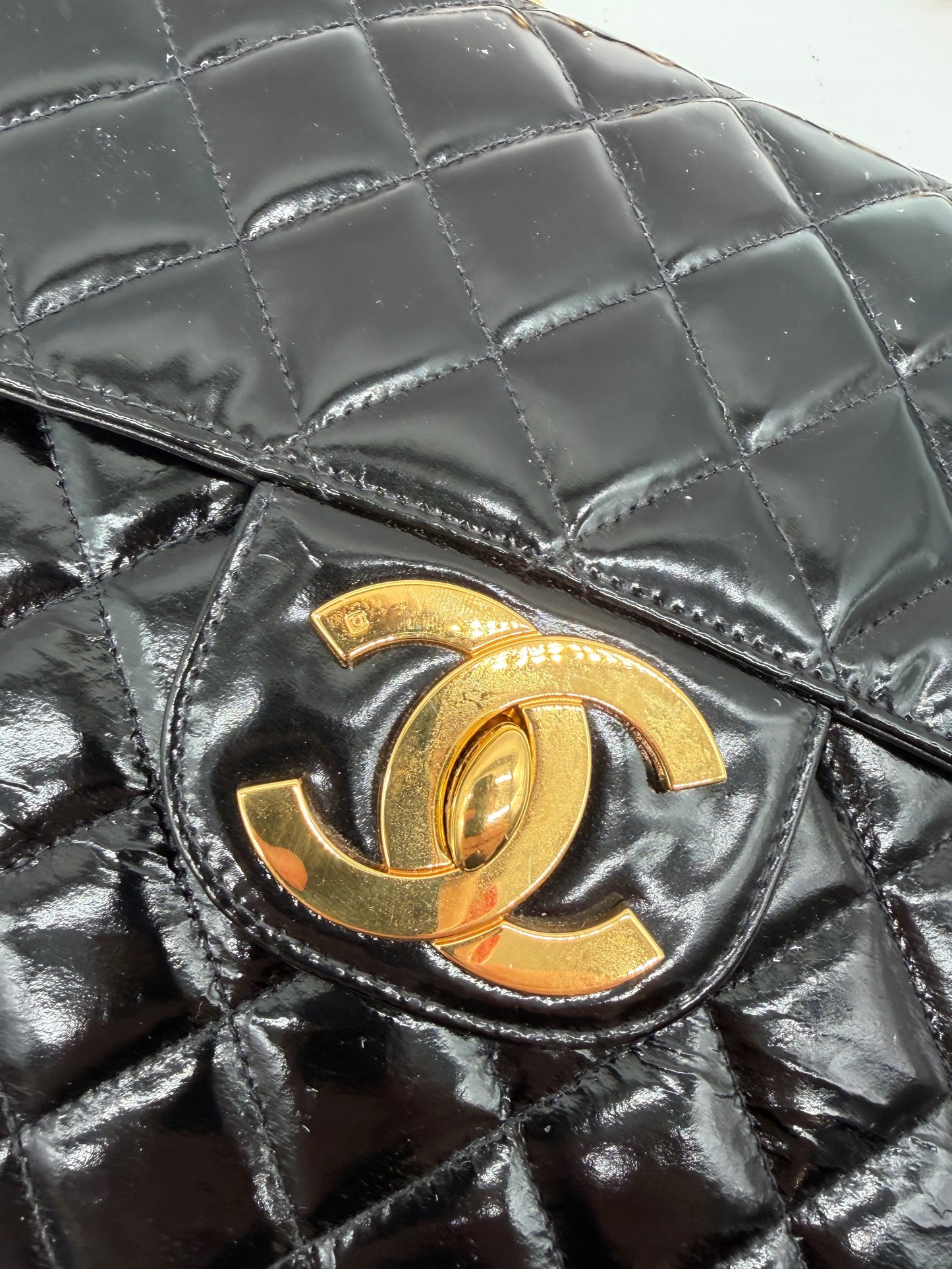 Chanel Deca Matelassé 30 Lackleder Schultertasche