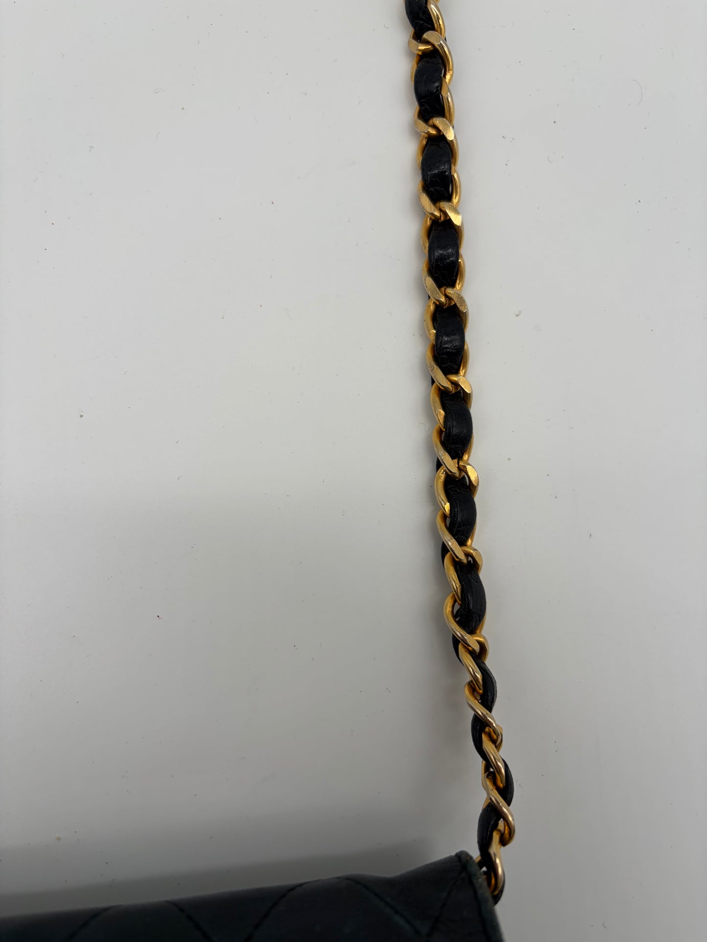 Chanel Classic Flap Bag Medium – Schwarz gesteppte Leder-Handtasche