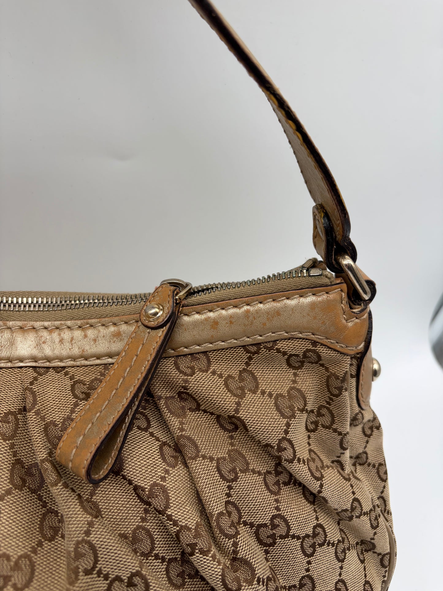Gucci Sukey Medium Hobo Bag braunbeige goldene Handtasche