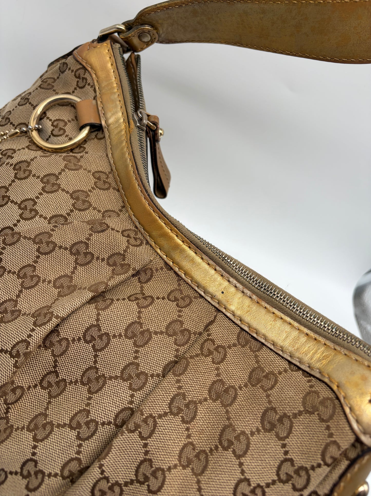 Gucci Sukey Medium Hobo Bag braunbeige goldene Handtasche