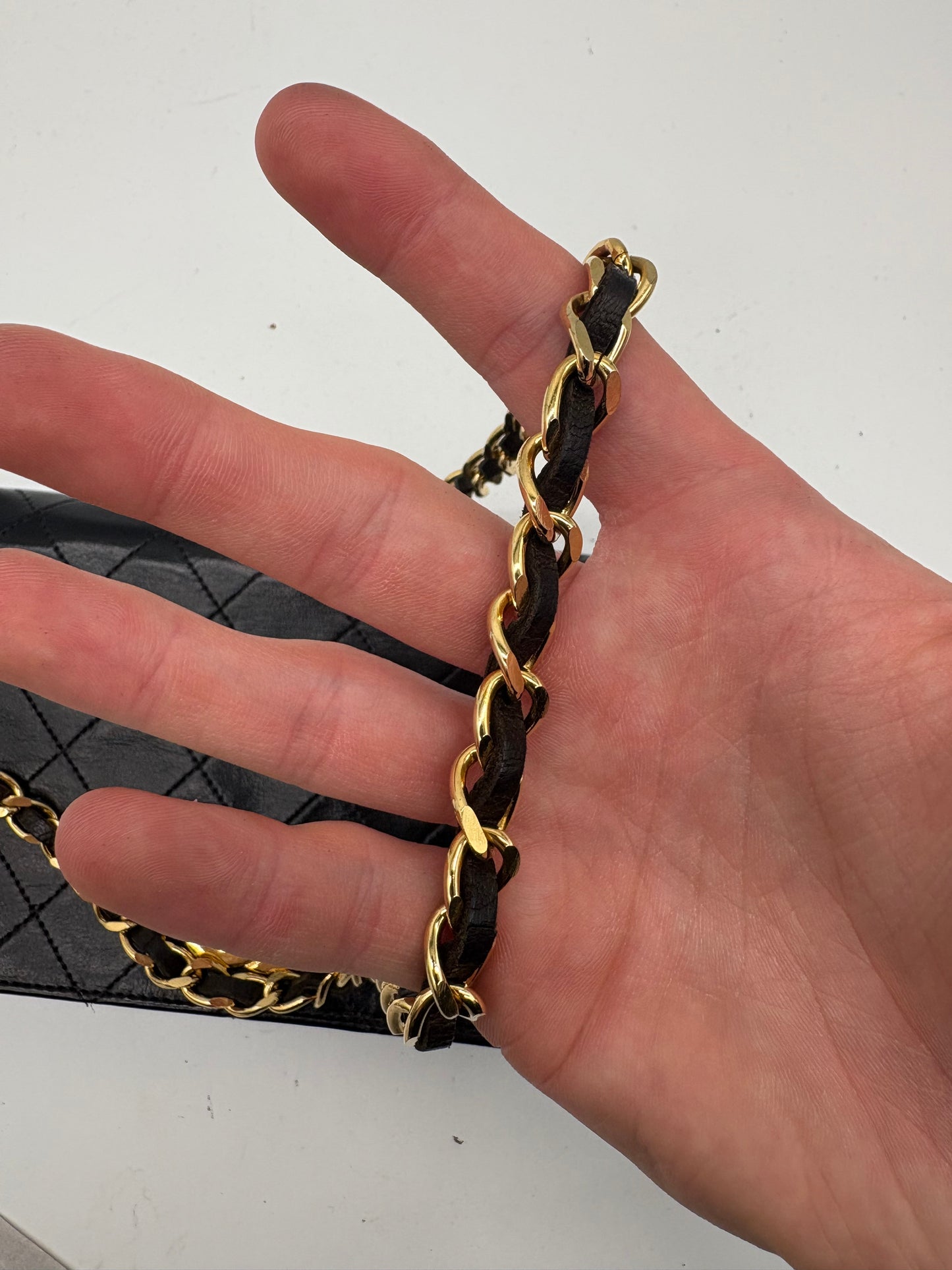 Chanel Mini Matelassé Umhängetasche schwarz