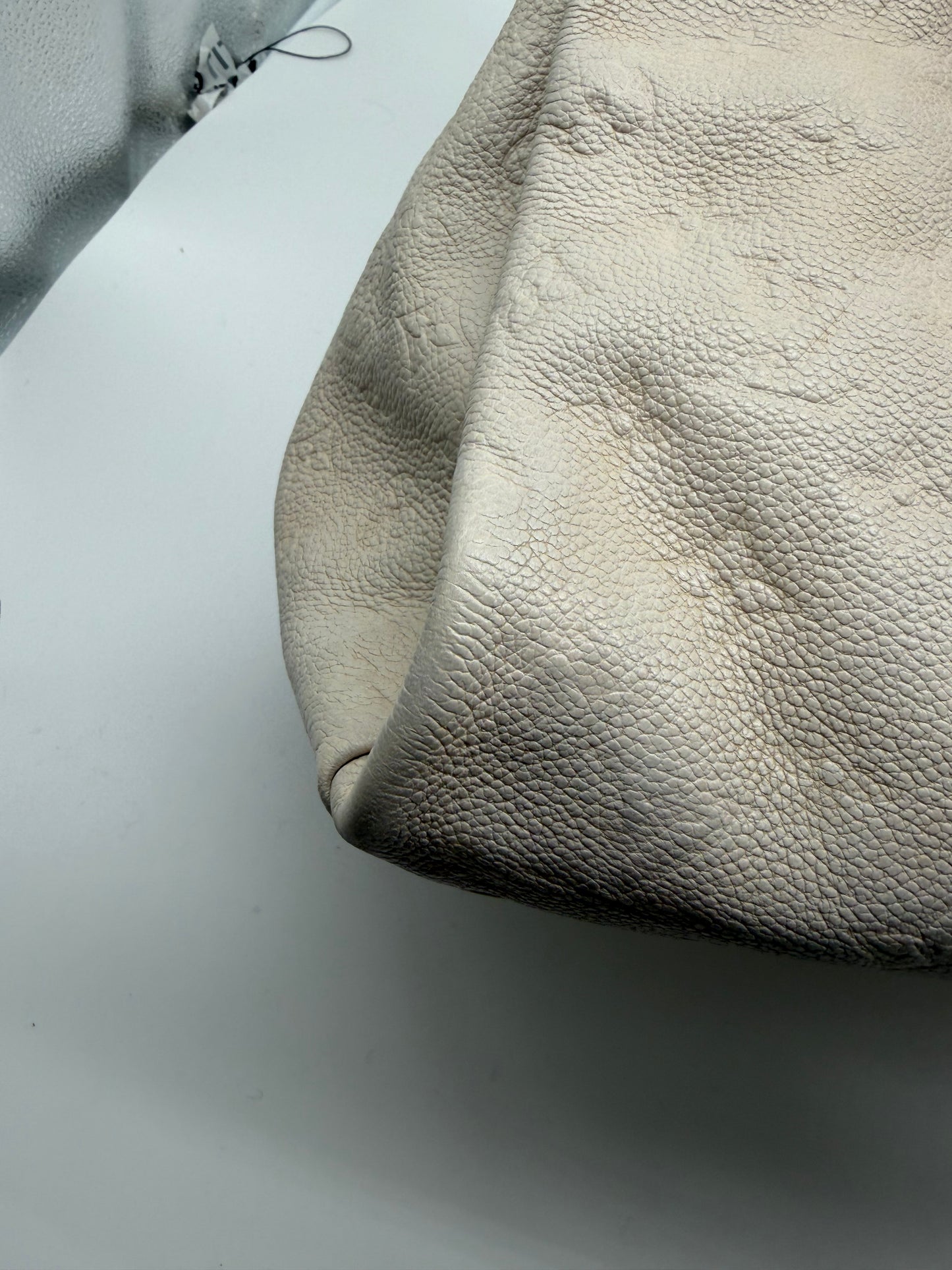 Louis Vuitton Artsy MM Empreinte Weiße Handtasche
