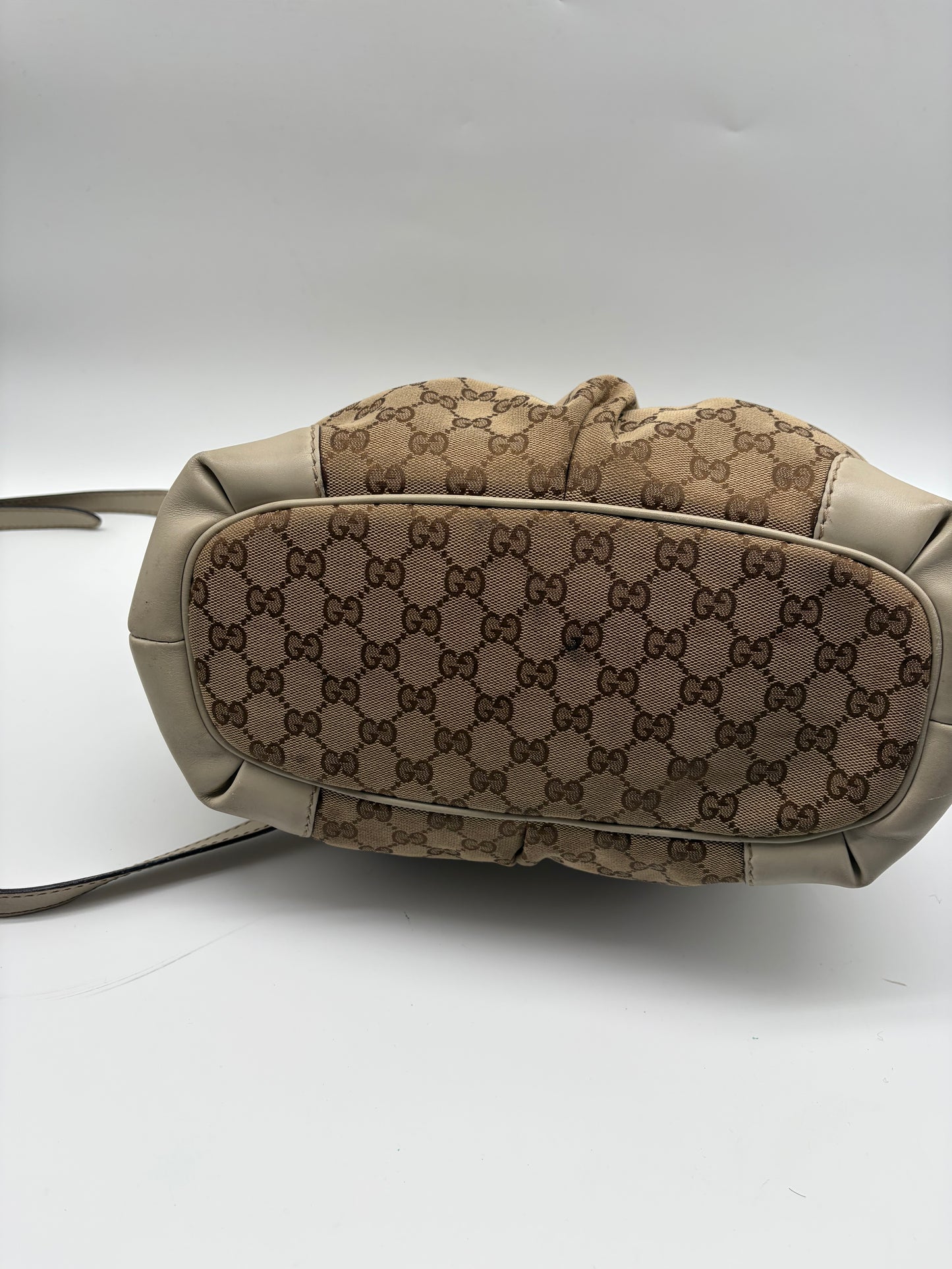 Gucci Sukey GG Canvas Handtasche mit Schultergurt