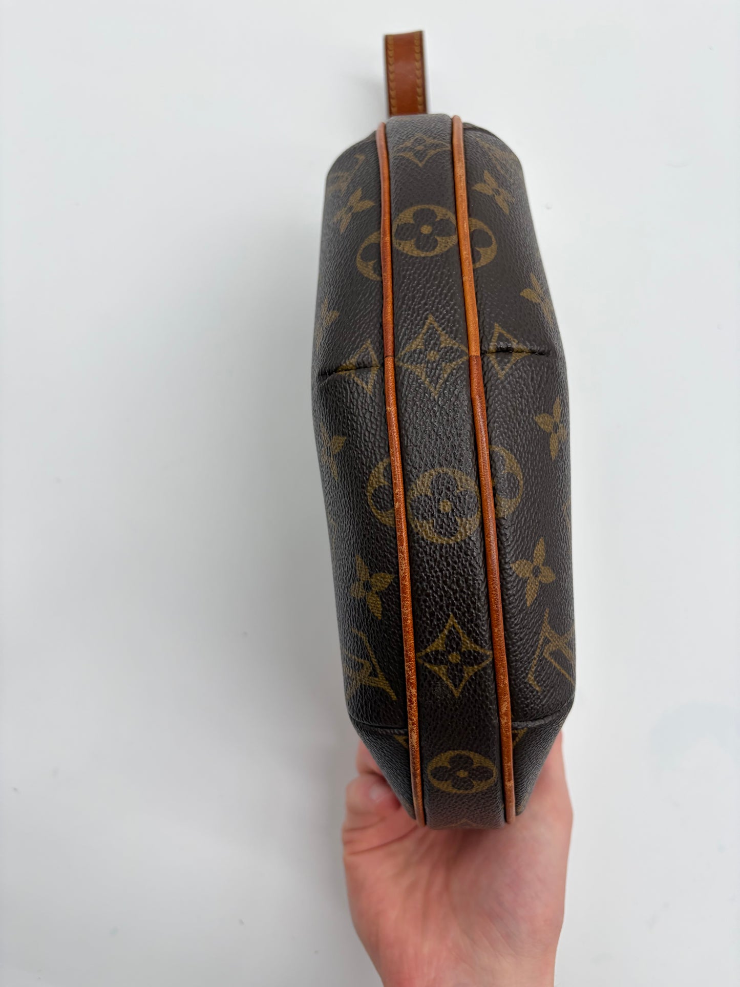 Louis Vuitton Monogram Canvas Croissant PM Handtasche