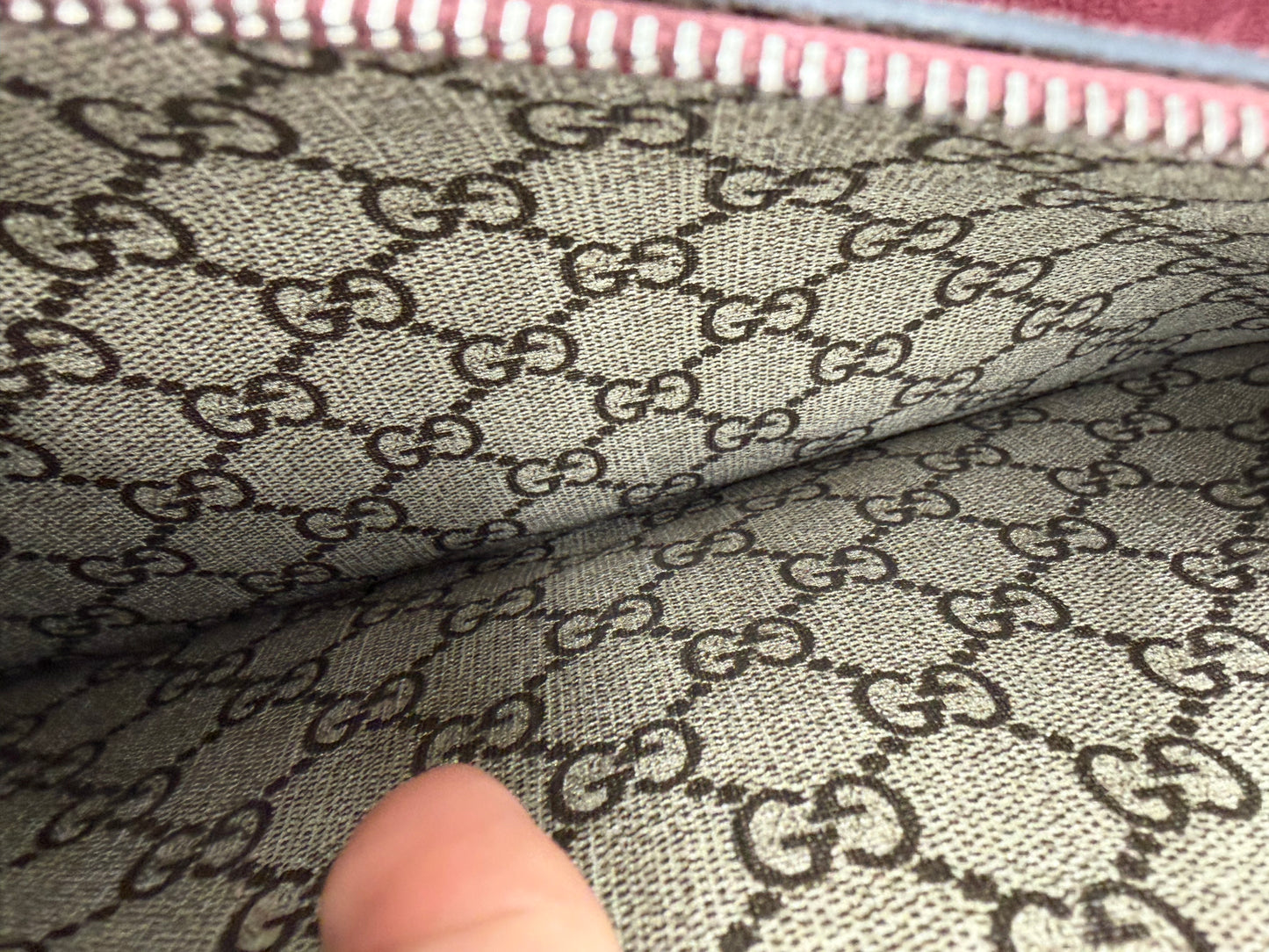 Gucci Dionysus GG Supreme Blumen Schultertasche