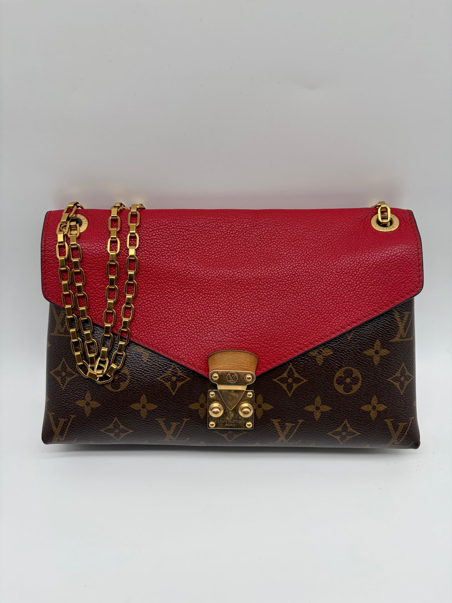 Louis Vuitton Pallas Chain Crossbody/ Schultertasche