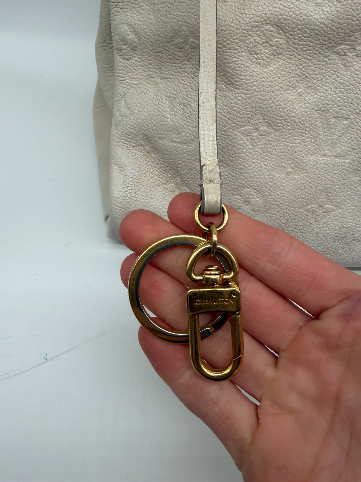 Louis Vuitton Artsy MM Empreinte Weiße Handtasche