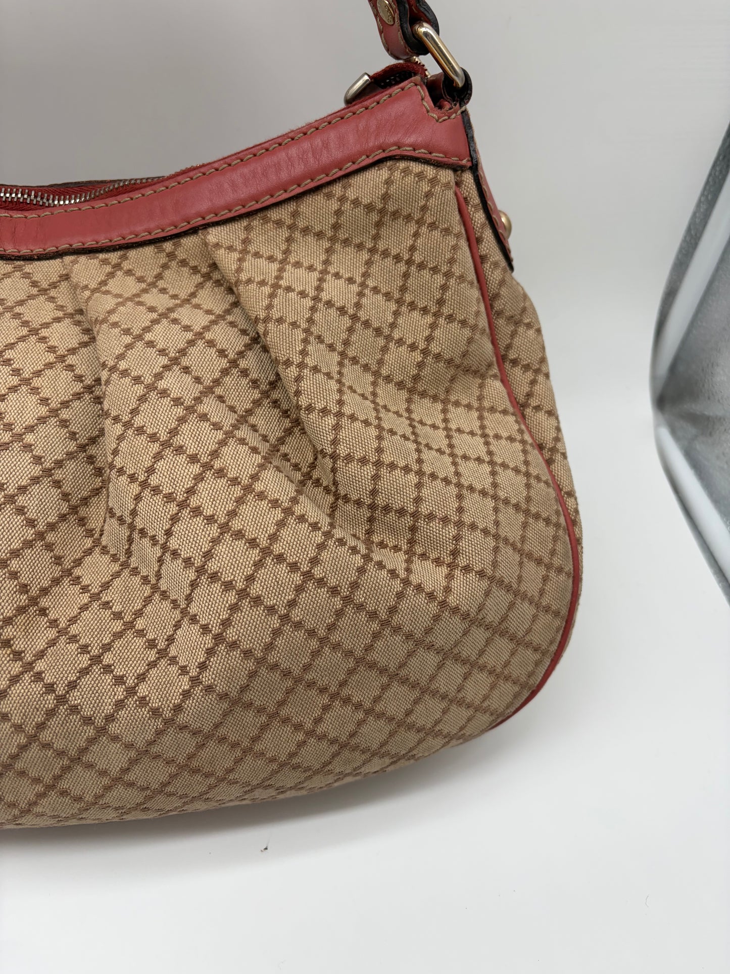 Gucci Diamante Sukey Shoulder Bag Beige Lachsfarbenes Leder