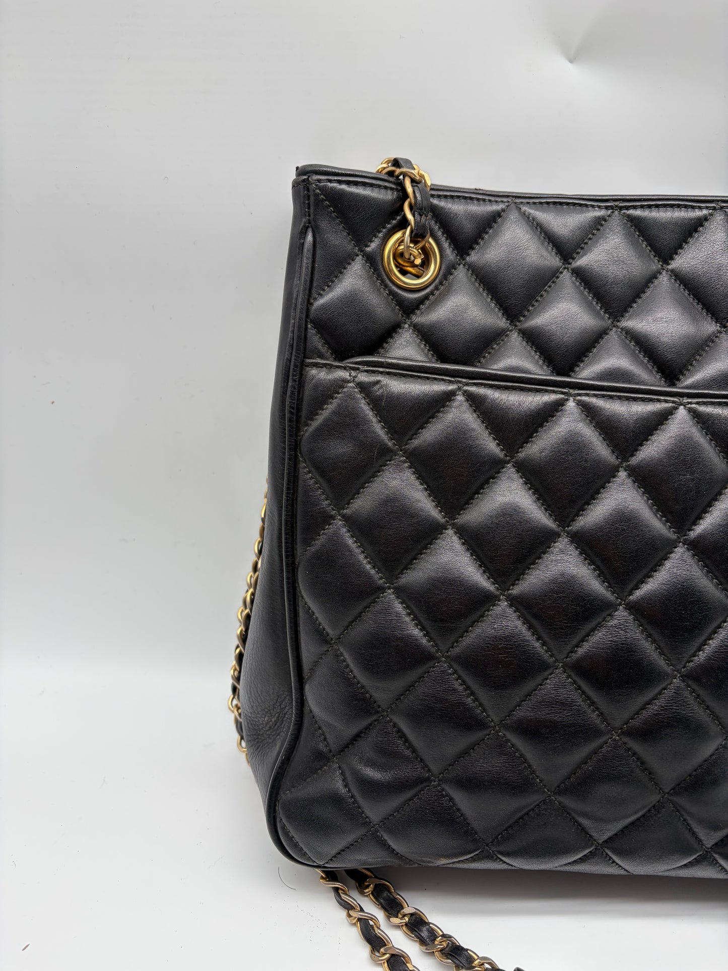 Chanel Matelassé Shopping Handtasche