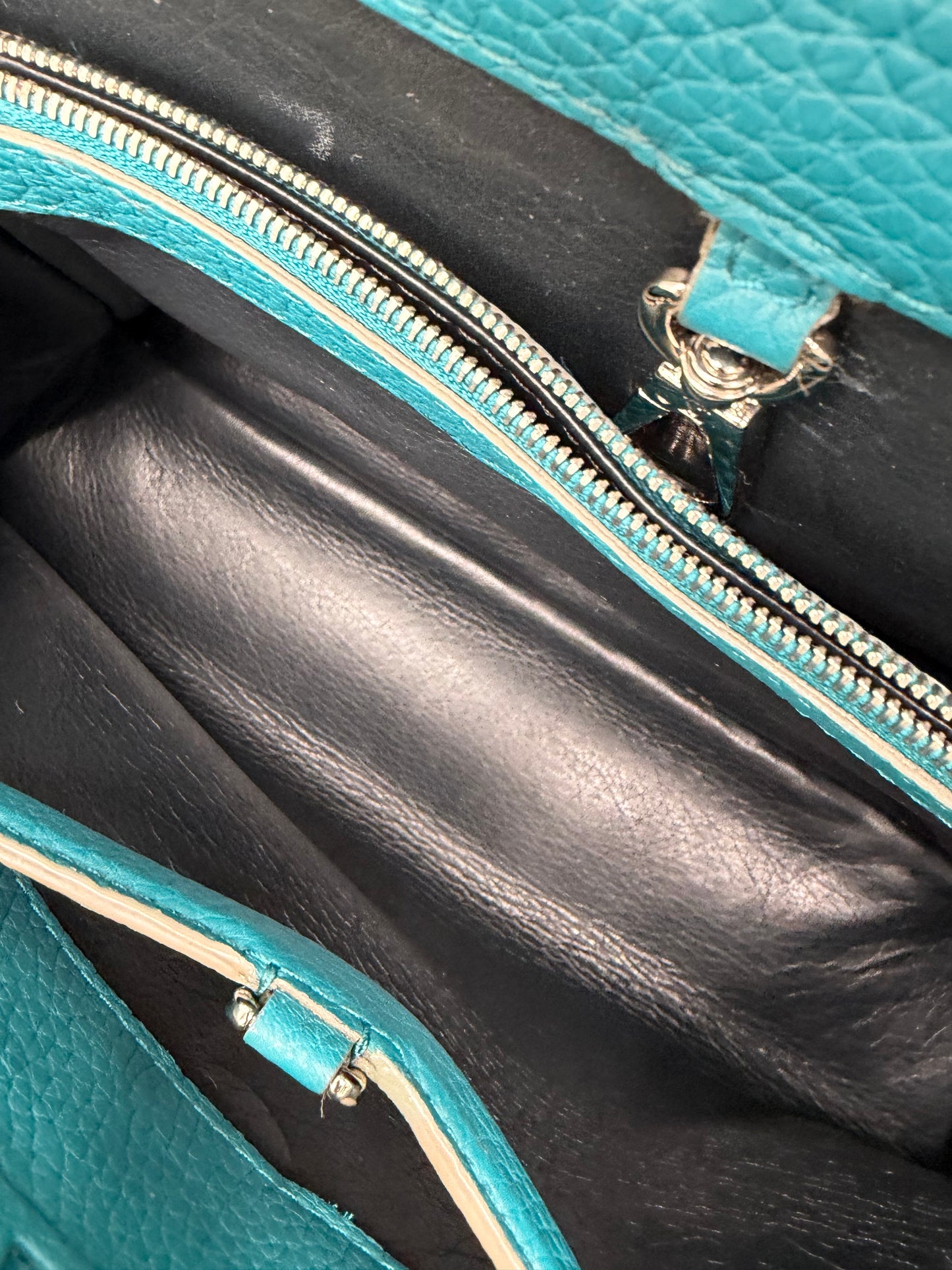 Louis Vuitton Capucines MM Handtasche