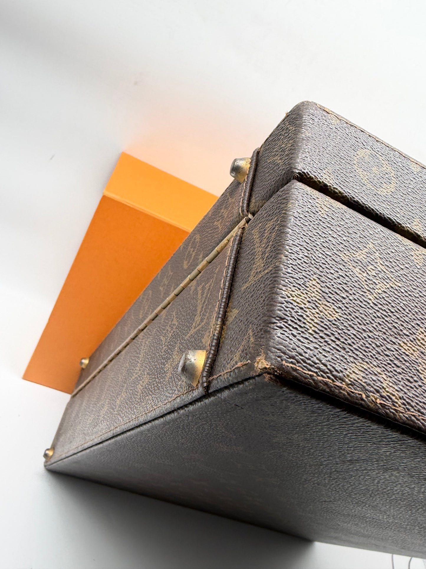 Louis Vuitton Crusher Trunk Monogram Koffer