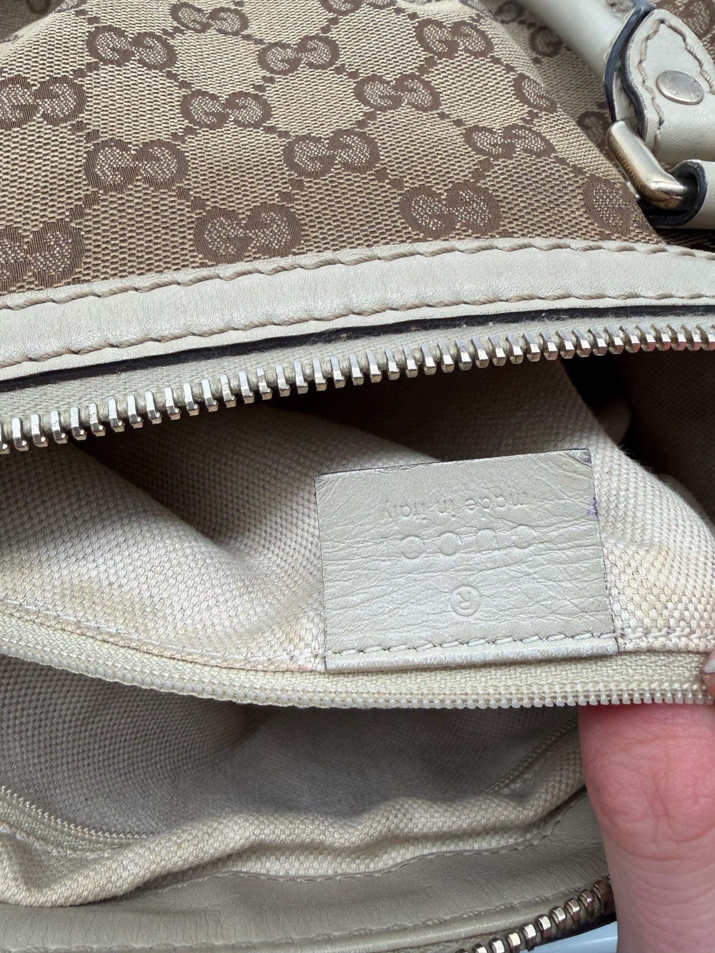 Gucci Sukey GG Canvas Handtasche mit Schultergurt
