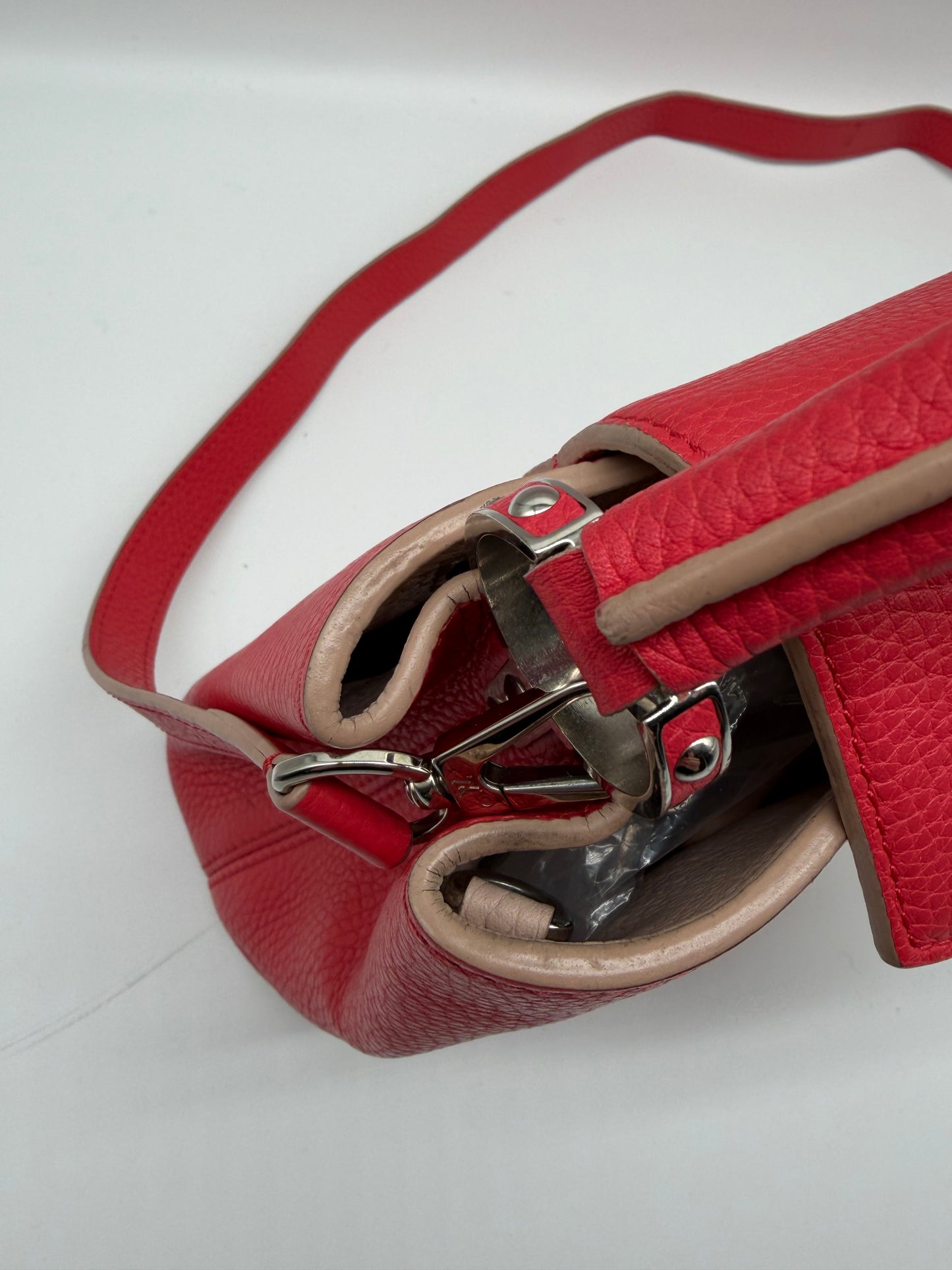 Louis Vuitton Capucines BB Taurillon mit Schultergurt