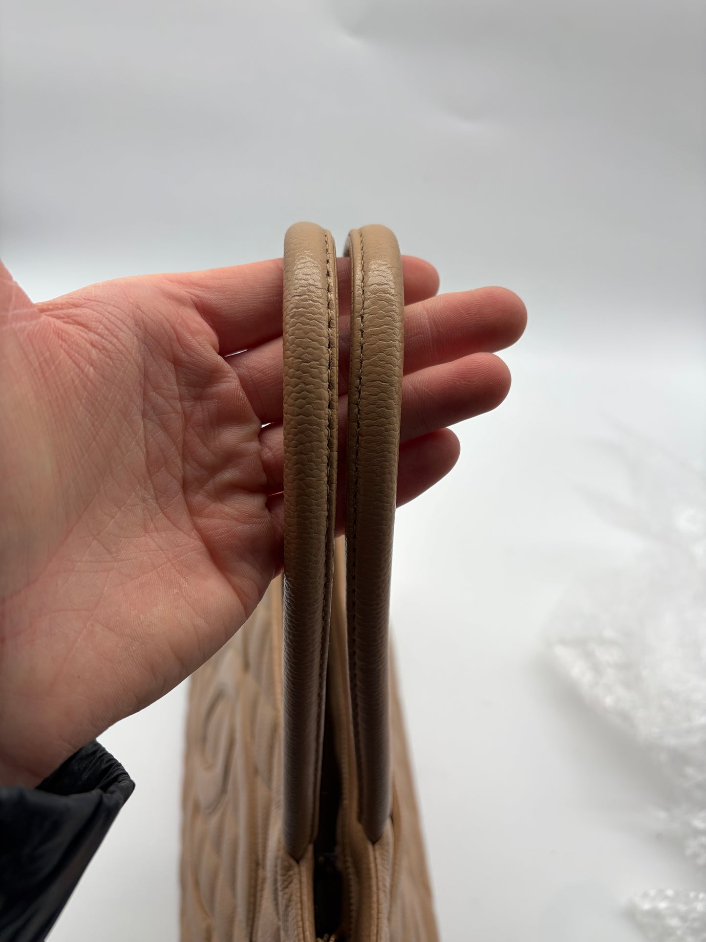 Chanel Beige Kaviar Medaillon Tasche