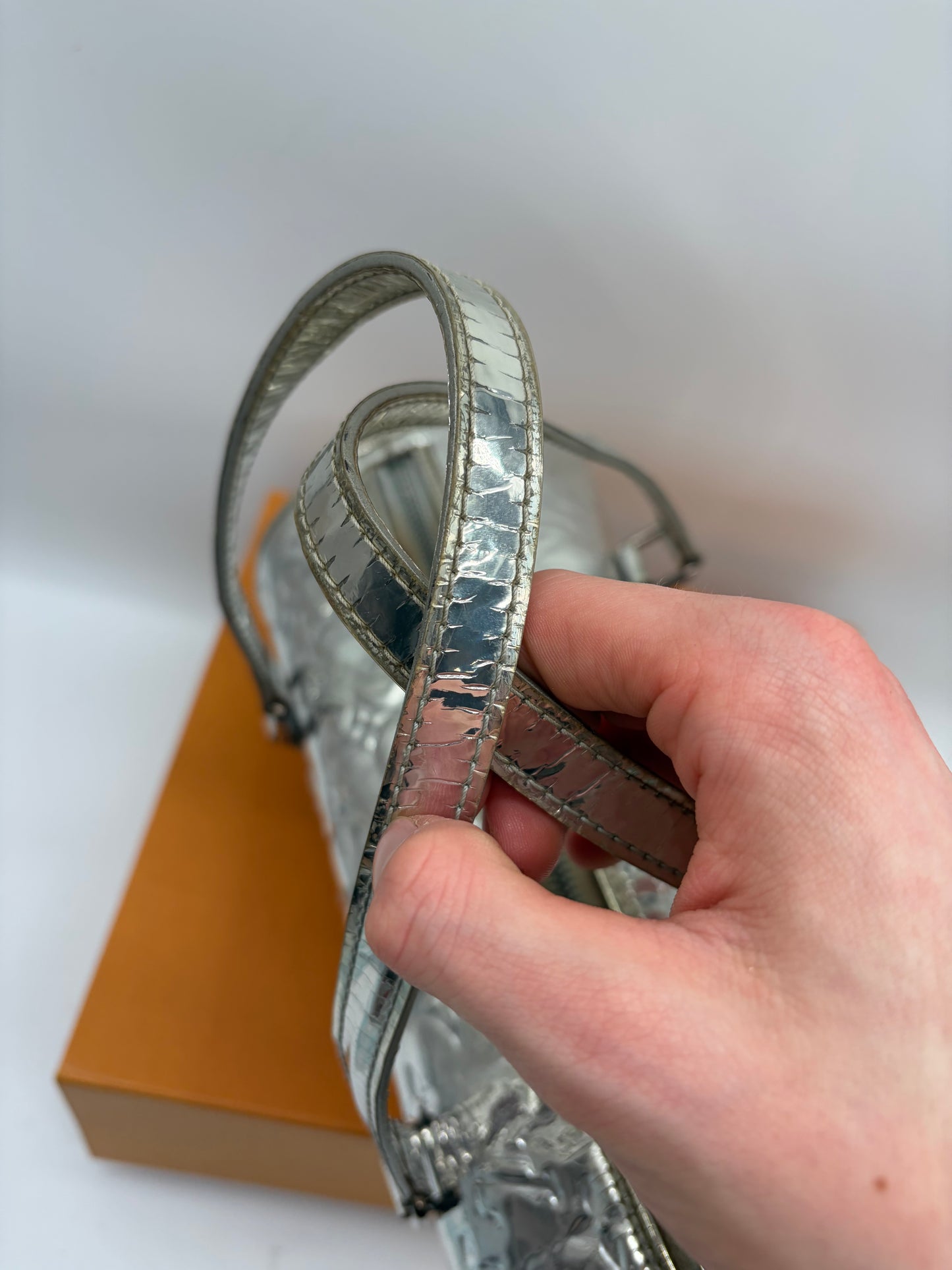 Louis Vuitton Miroir Papillon Handtasche Silber