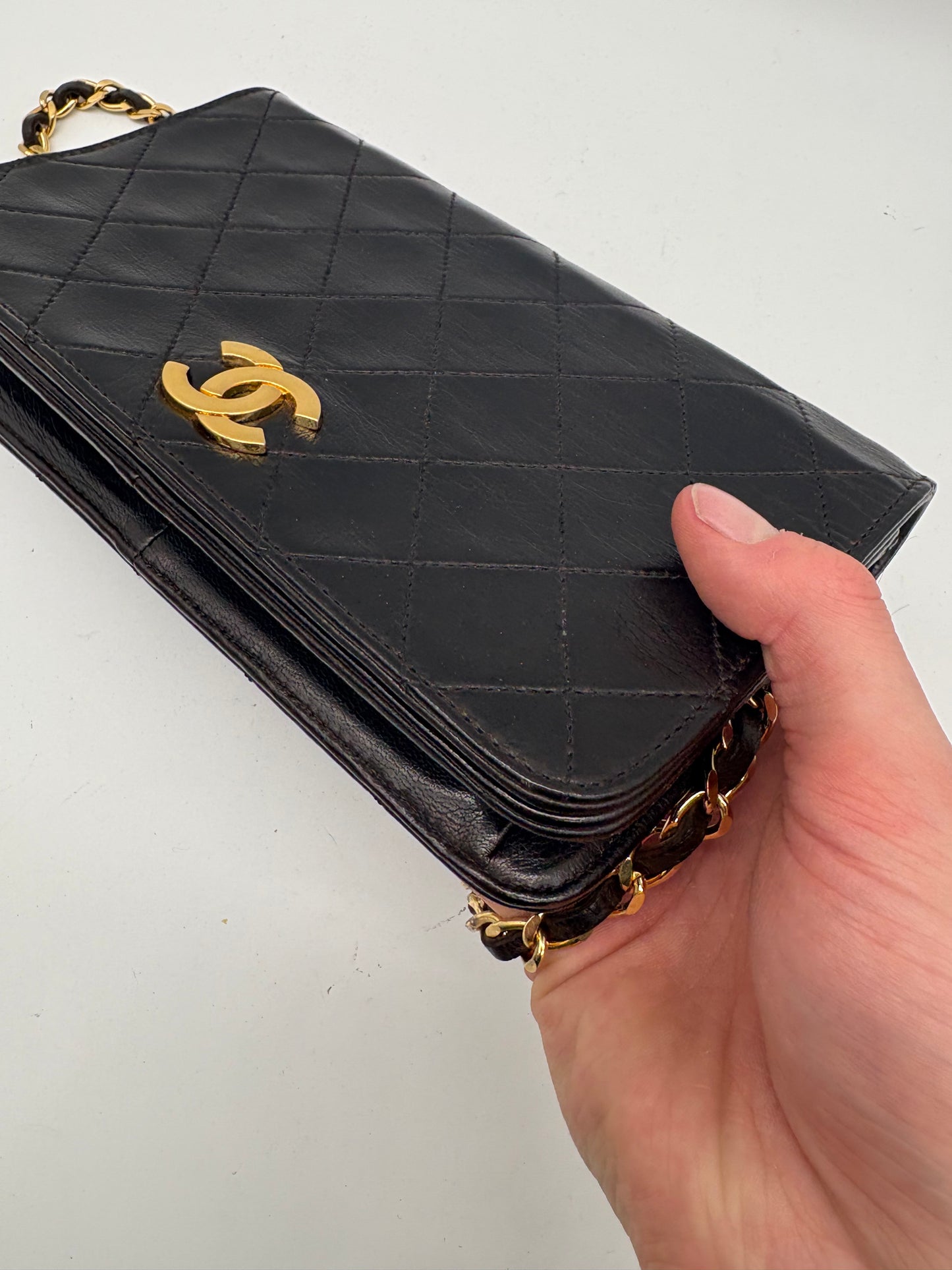 Chanel Mini Matelassé Umhängetasche schwarz