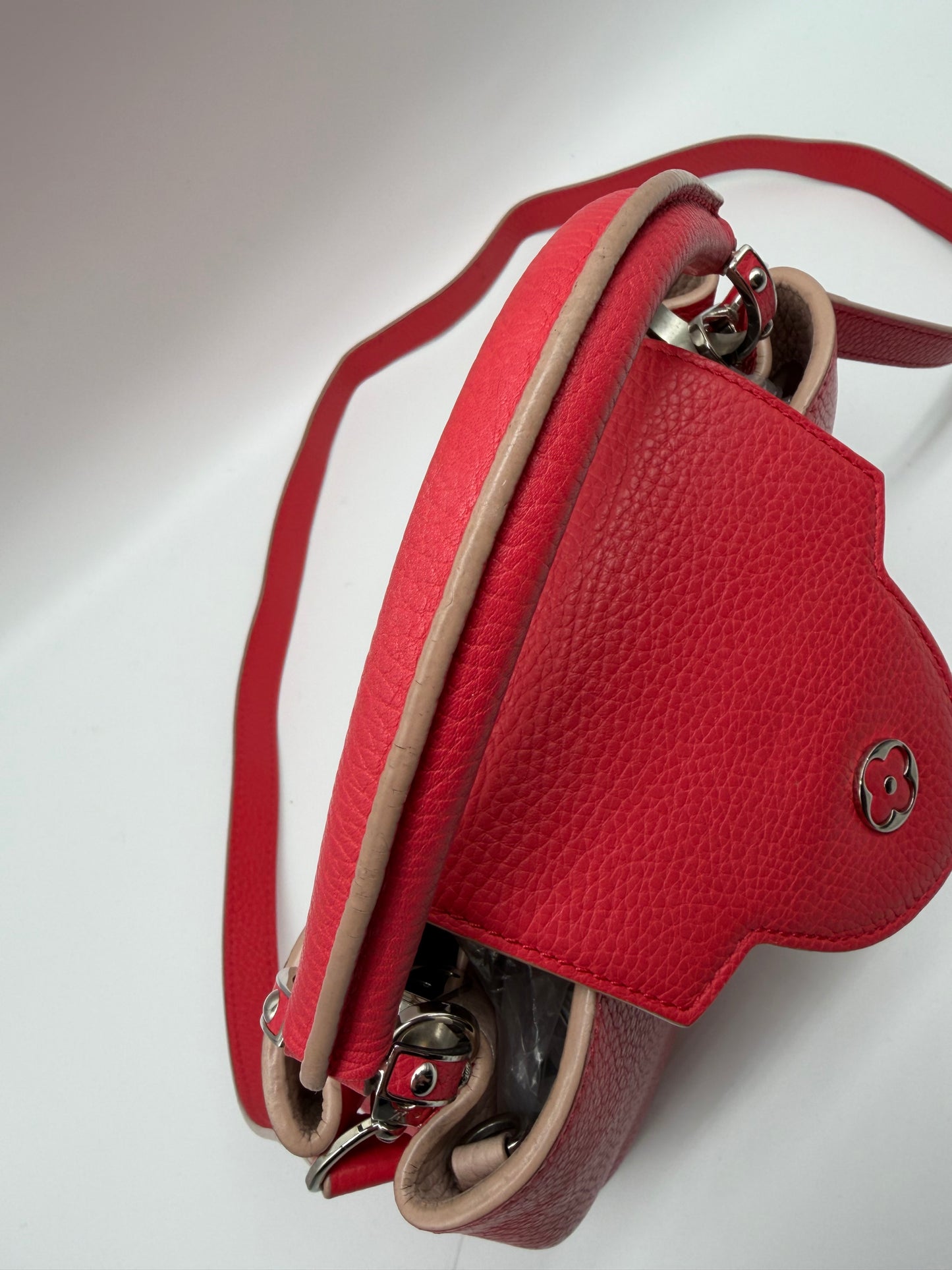 Louis Vuitton Capucines BB Taurillon mit Schultergurt