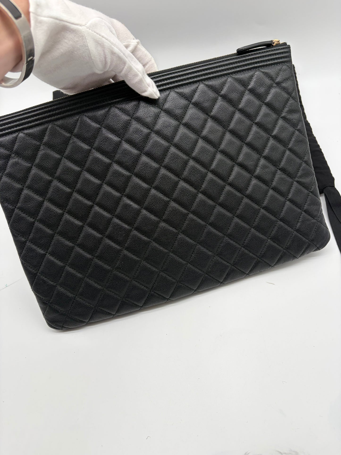 Chanel Large Boy Clutch Caviarleder schwarz GHW