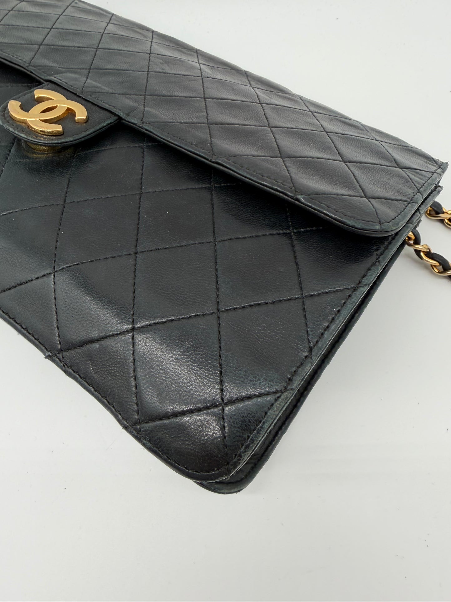 Chanel Classic Flap Bag Medium – Schwarz gesteppte Leder-Handtasche