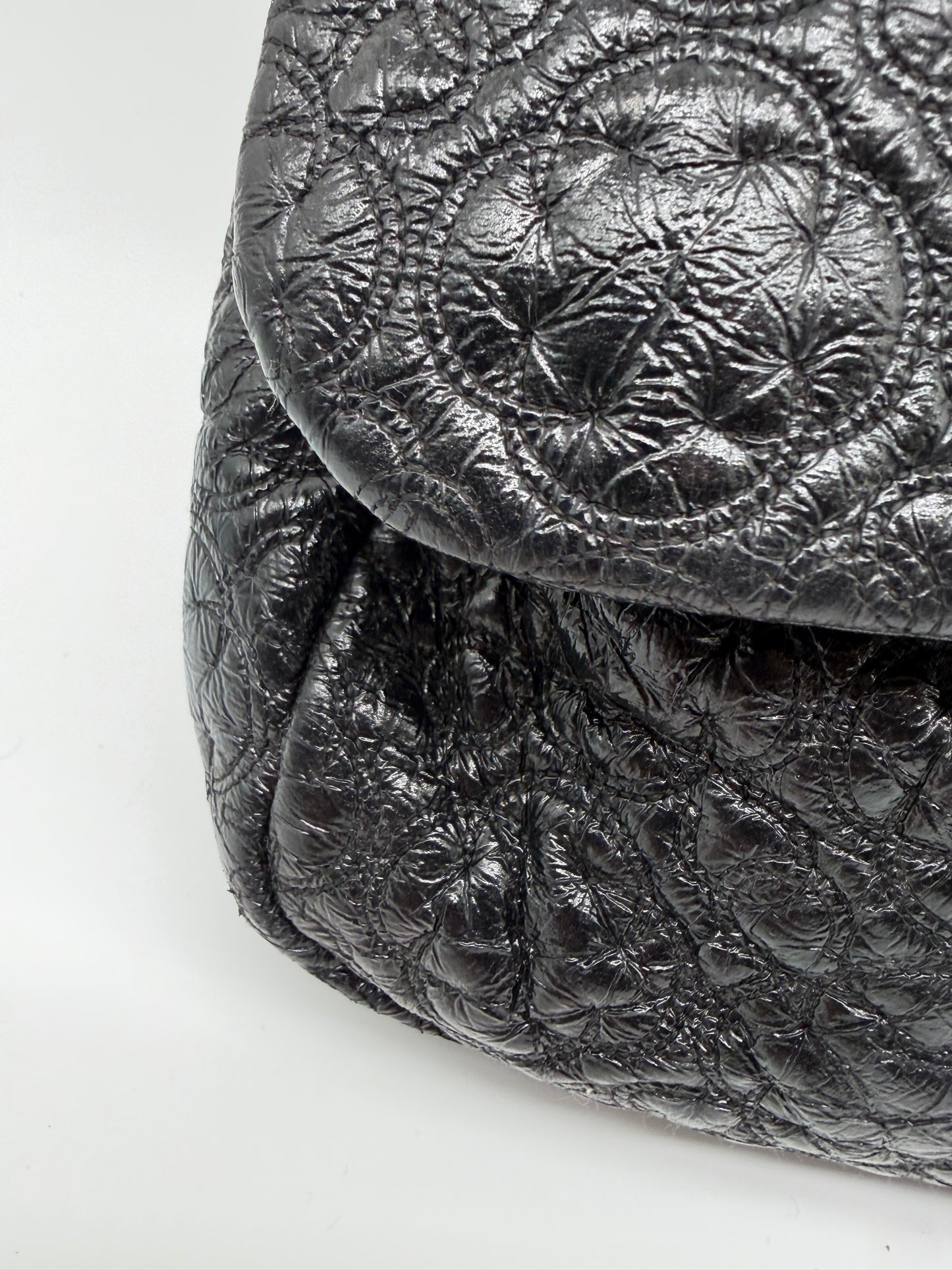 Chanel Camellia Coco Mark Flap Schultertasche Schwarz