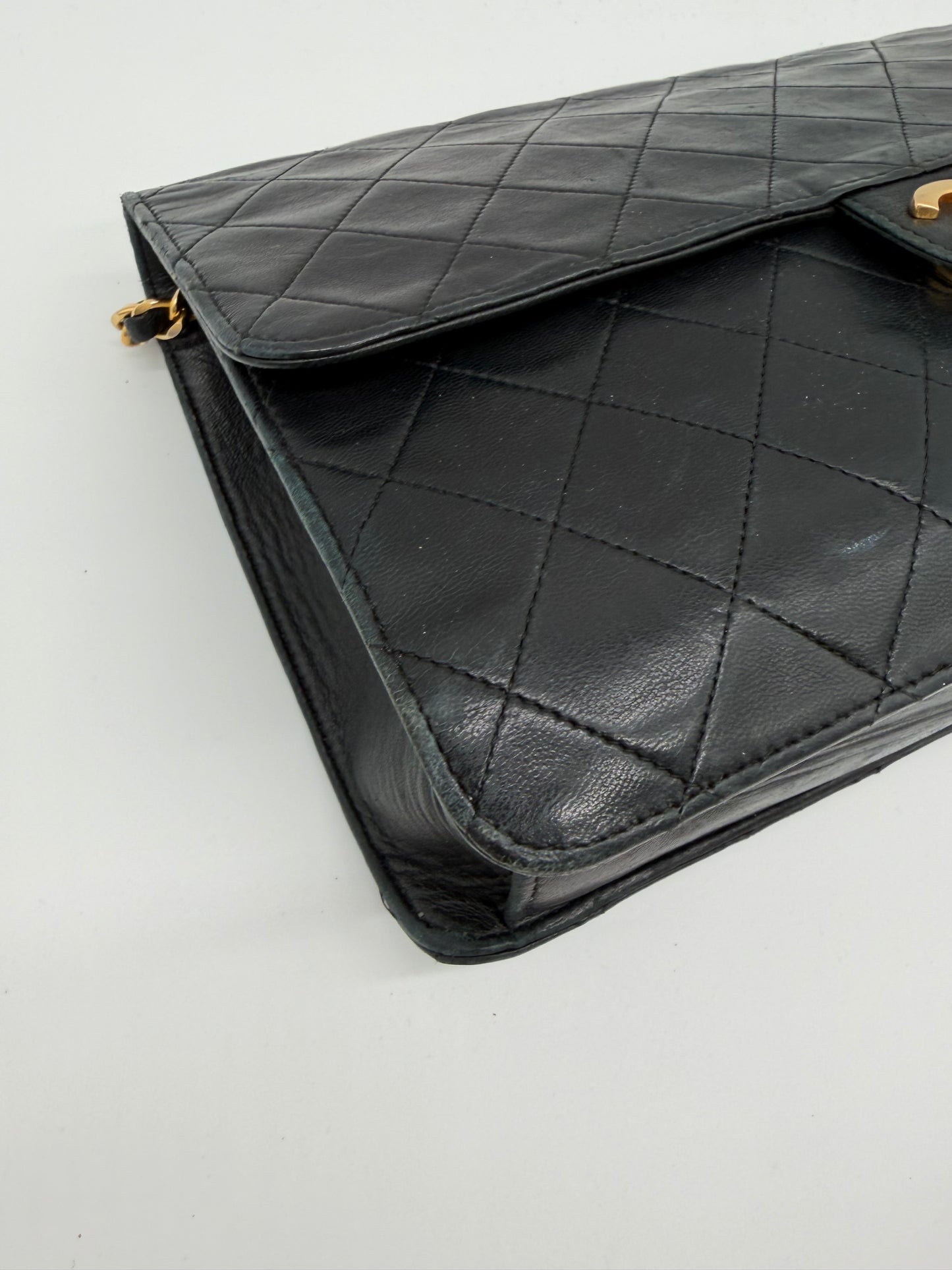 Chanel Classic Flap Bag Medium – Schwarz gesteppte Leder-Handtasche