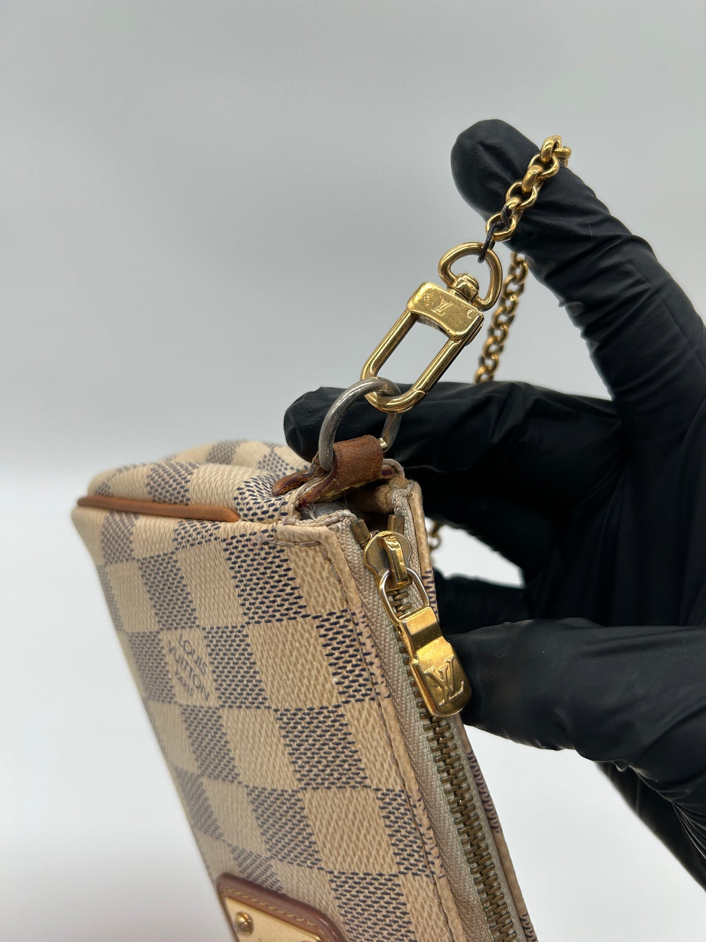 Louis Vuitton Designer Eva Clutch (Azur Damier)